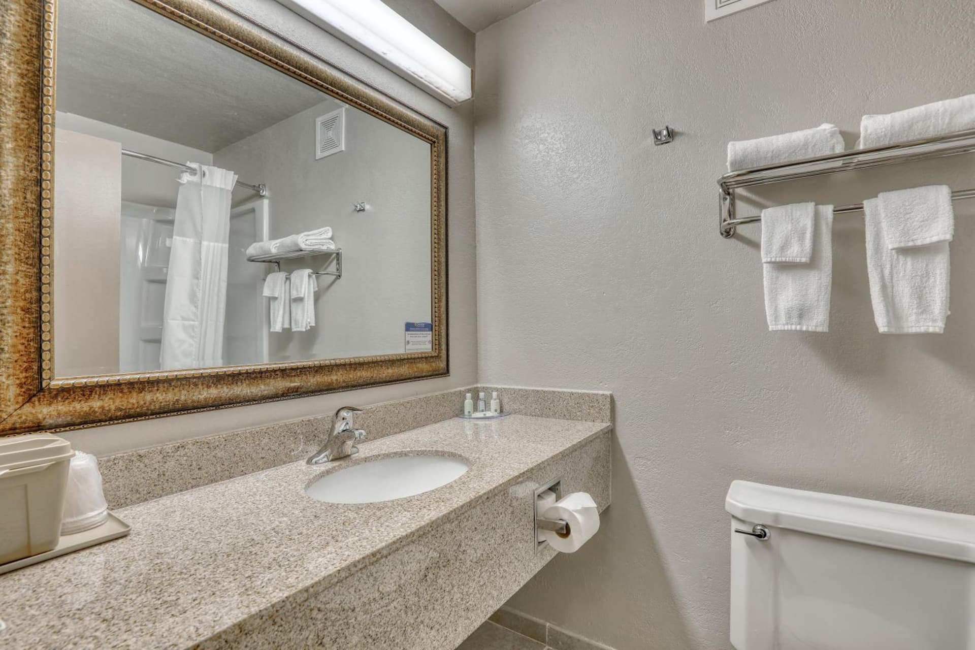 Quality Inn & Suites Green Bay Downtown gallery photo in Green Bay, WI — image 77