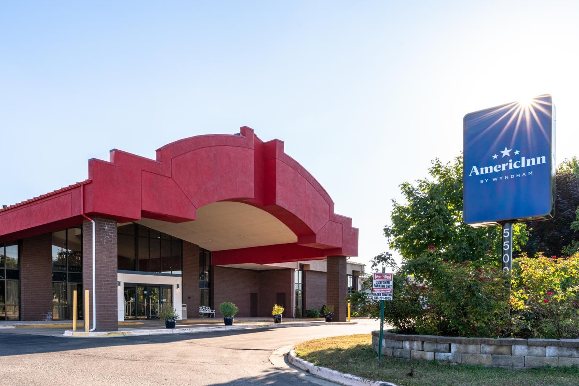 AmericInn by Wyndham Grand Rapids Airport North gallery photo in Grand Rapids, MI — image 12