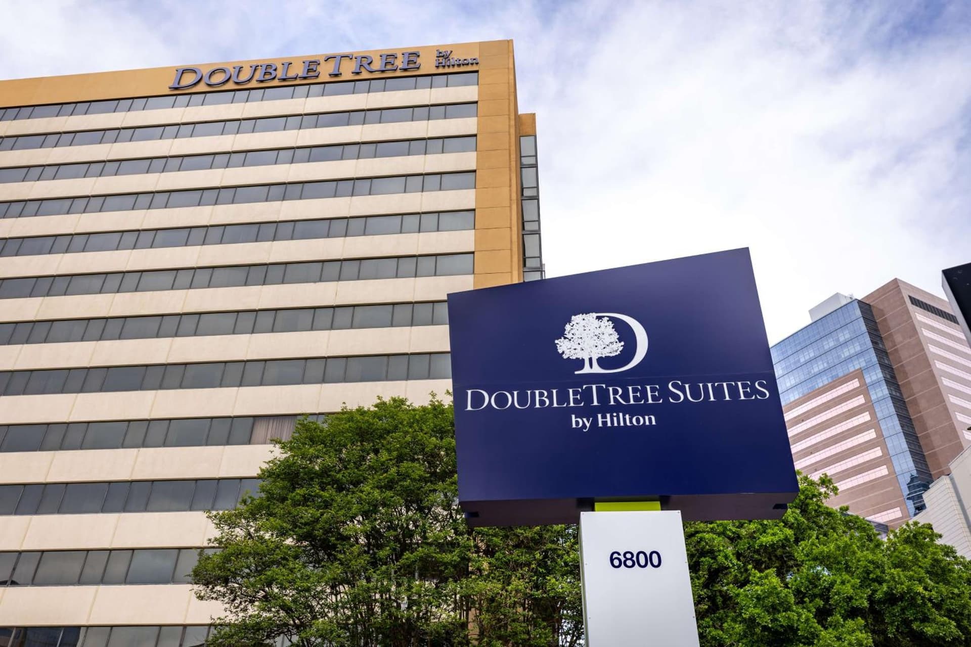DoubleTree by Hilton Houston Medical Center Hotel & Suites interior in Houston, TX — gallery photo 2