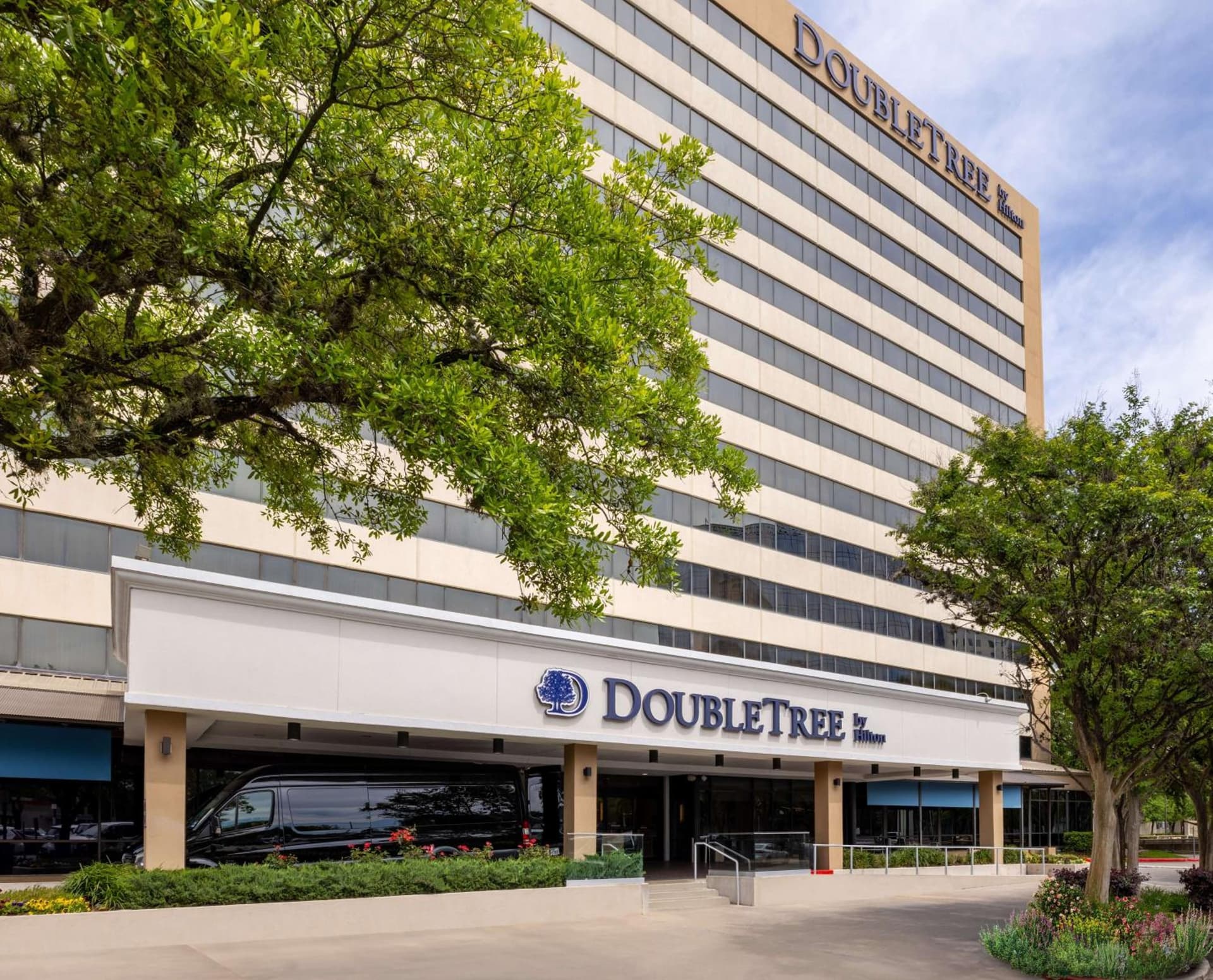 DoubleTree by Hilton Houston Medical Center Hotel & Suites property views in Houston, TX — gallery photo 3
