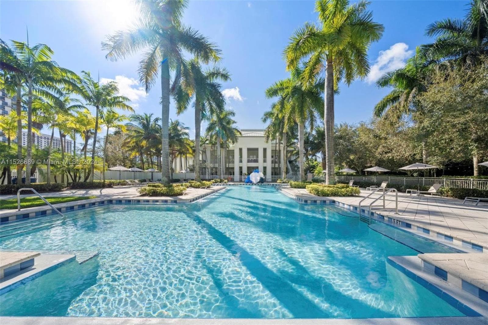 Doral Pool 1107 by Wave Properties interior in Miami, FL — gallery photo 2
