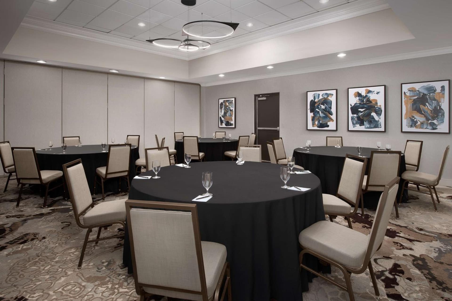 Hilton Phoenix Chandler gallery photo in Chandler, AZ — image 33