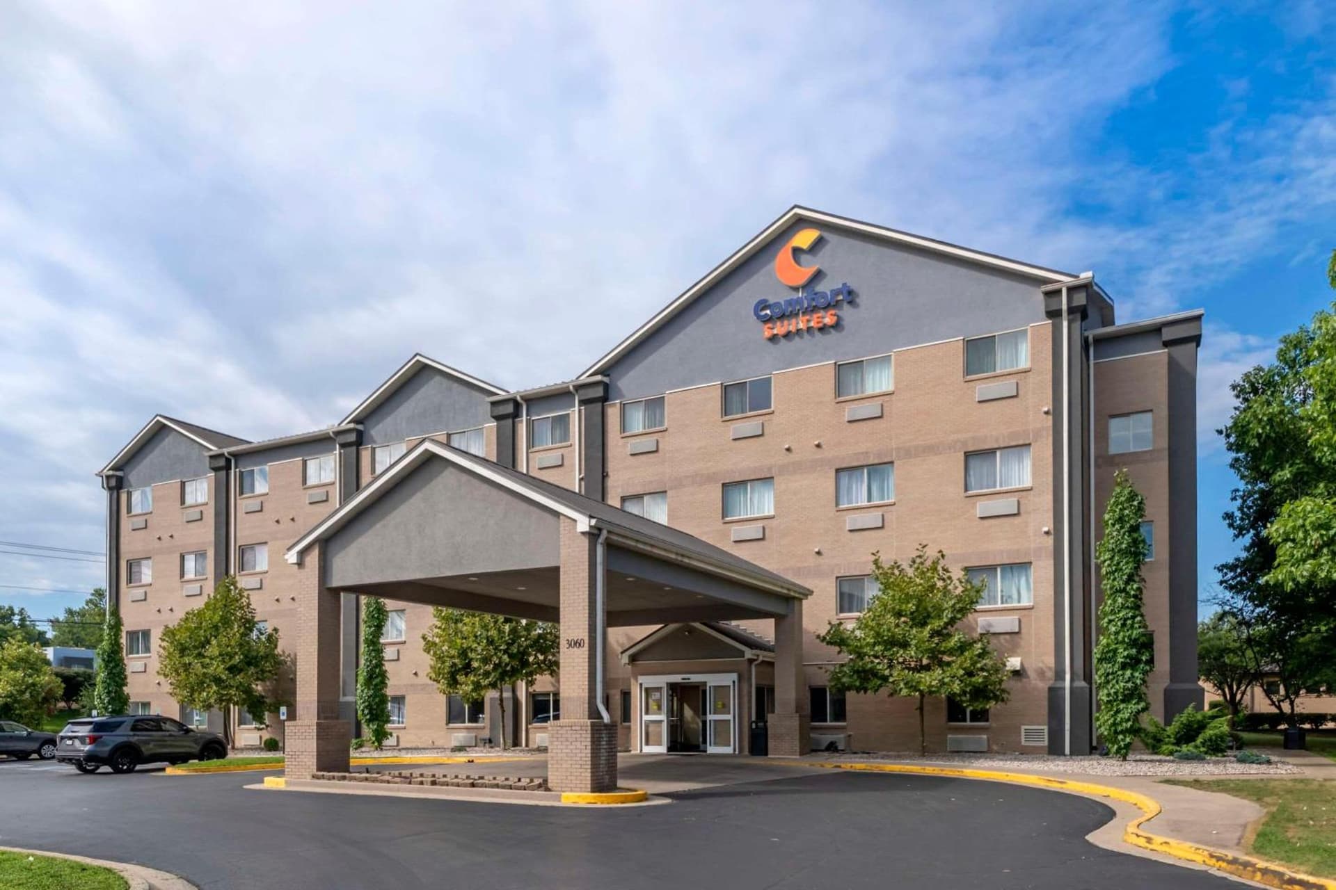 Comfort Suites Keeneland interior in Lexington, KY — gallery photo 2