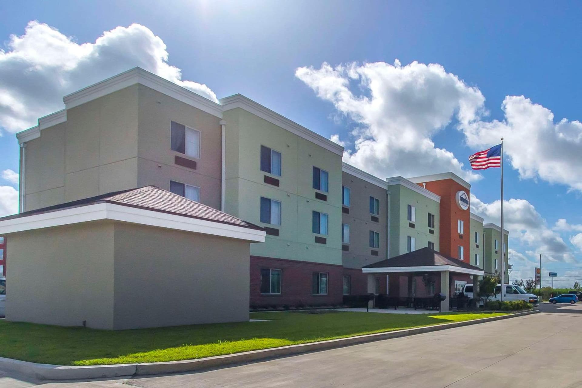 Suburban Studios Donaldsonville - Gonzales interior in Donaldsonville, LA — gallery photo 2