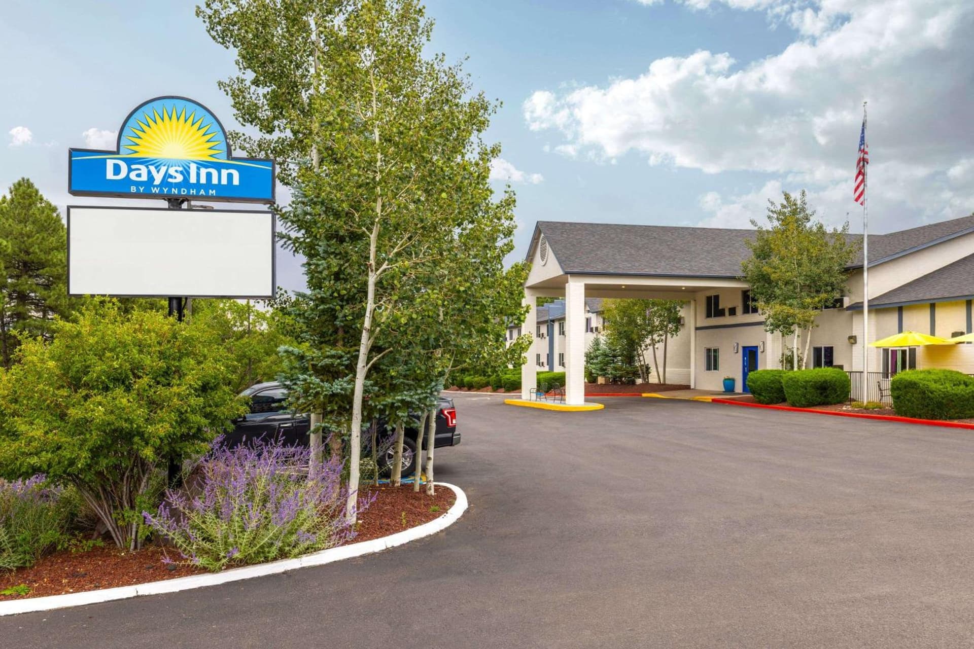 Days Inn by Wyndham Williams interior in Williams, AZ — gallery photo 2