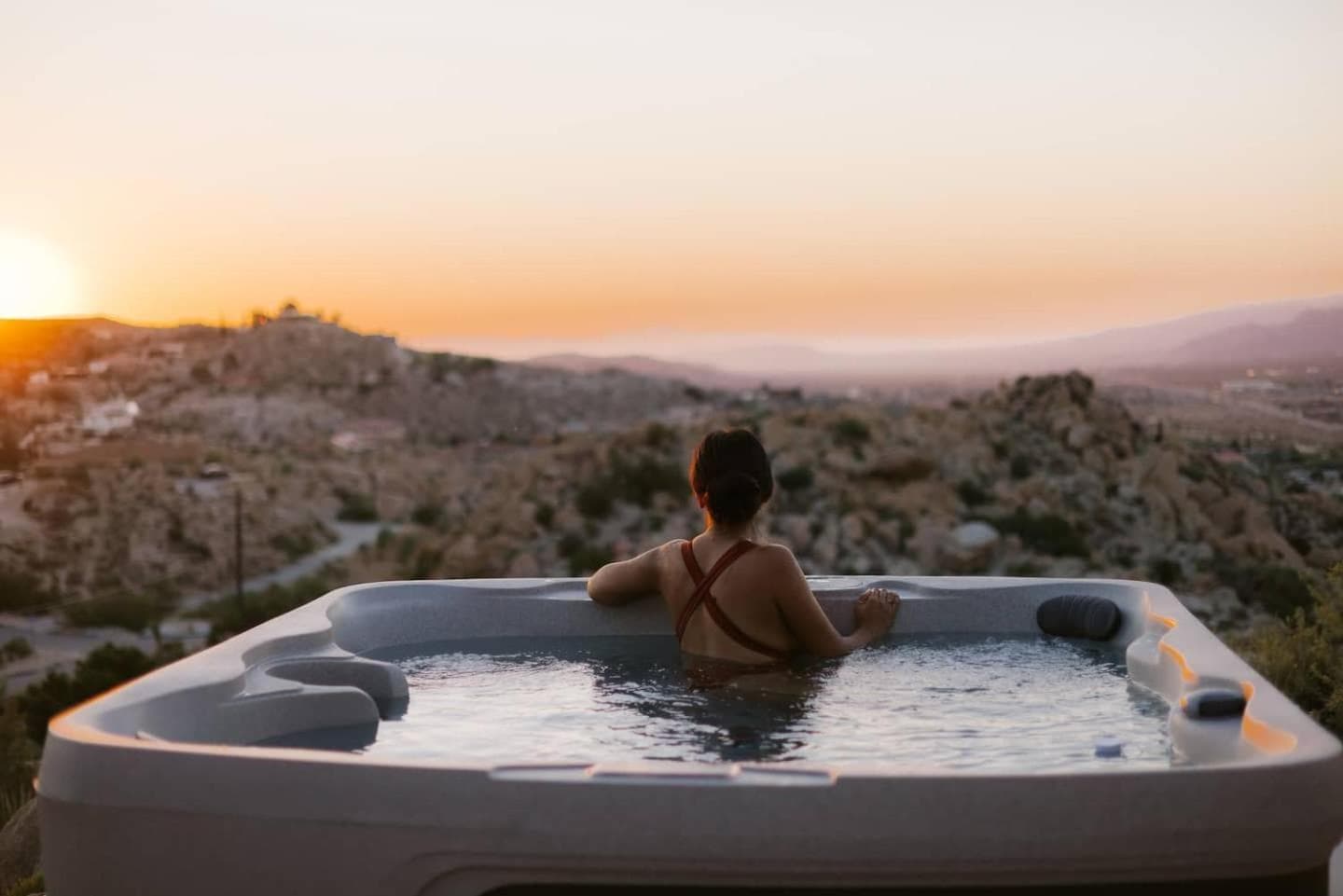 Fox Inn Epic Views, Hot Tub, Cowboy Tub, Grill property views in Yucca Valley, CA — gallery photo 3