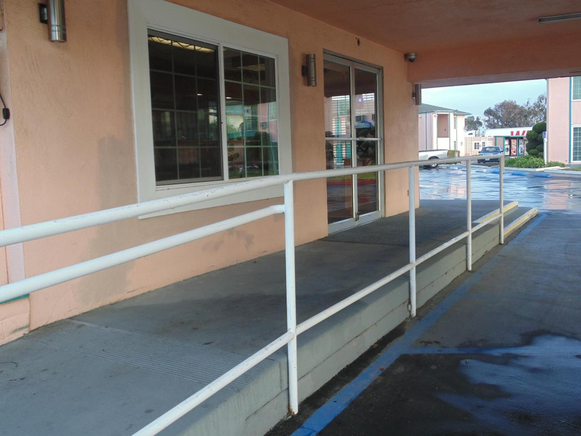 Inns of California Salinas gallery photo in Salinas, CA — image 14