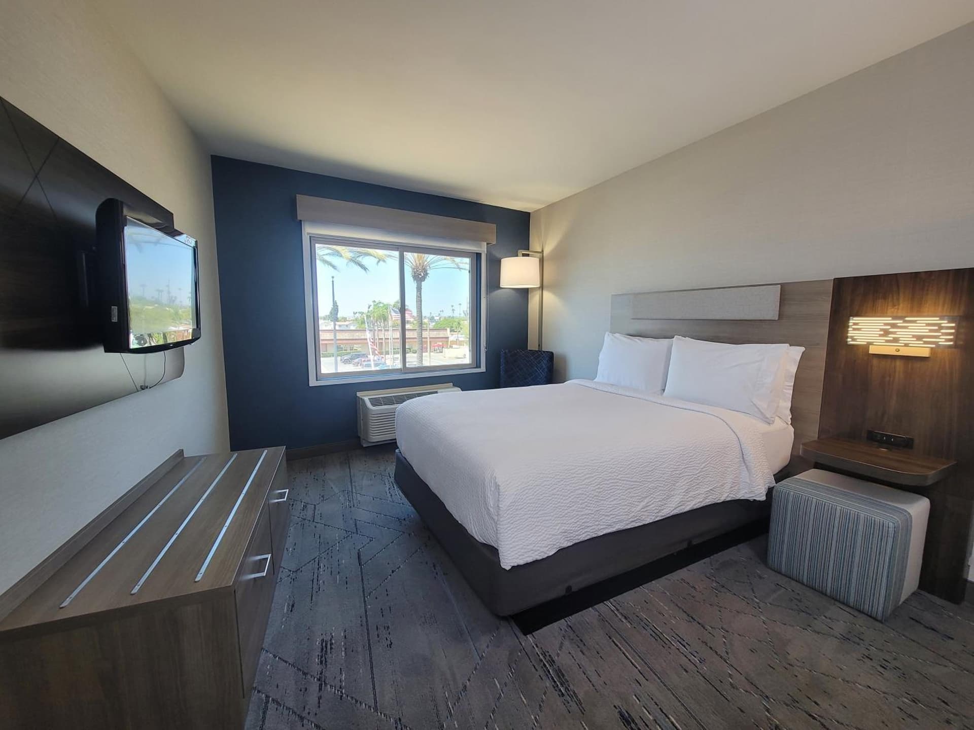 Holiday Inn Express San Diego South - Chula Vista by IHG gallery photo in Chula Vista, CA — image 48