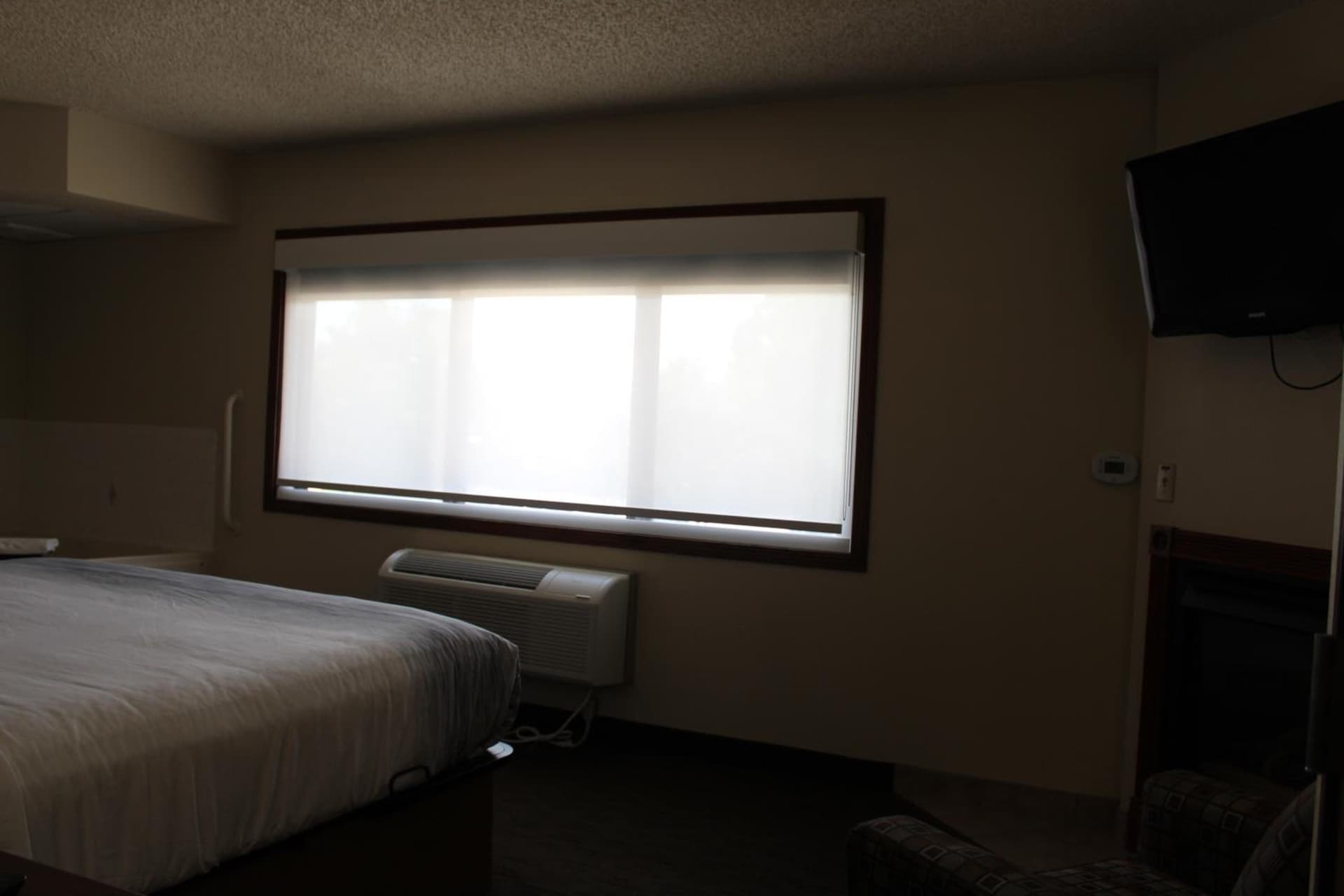 AmericInn by Wyndham Windsor Ft. Collins gallery photo in Fort Collins, CO — image 9
