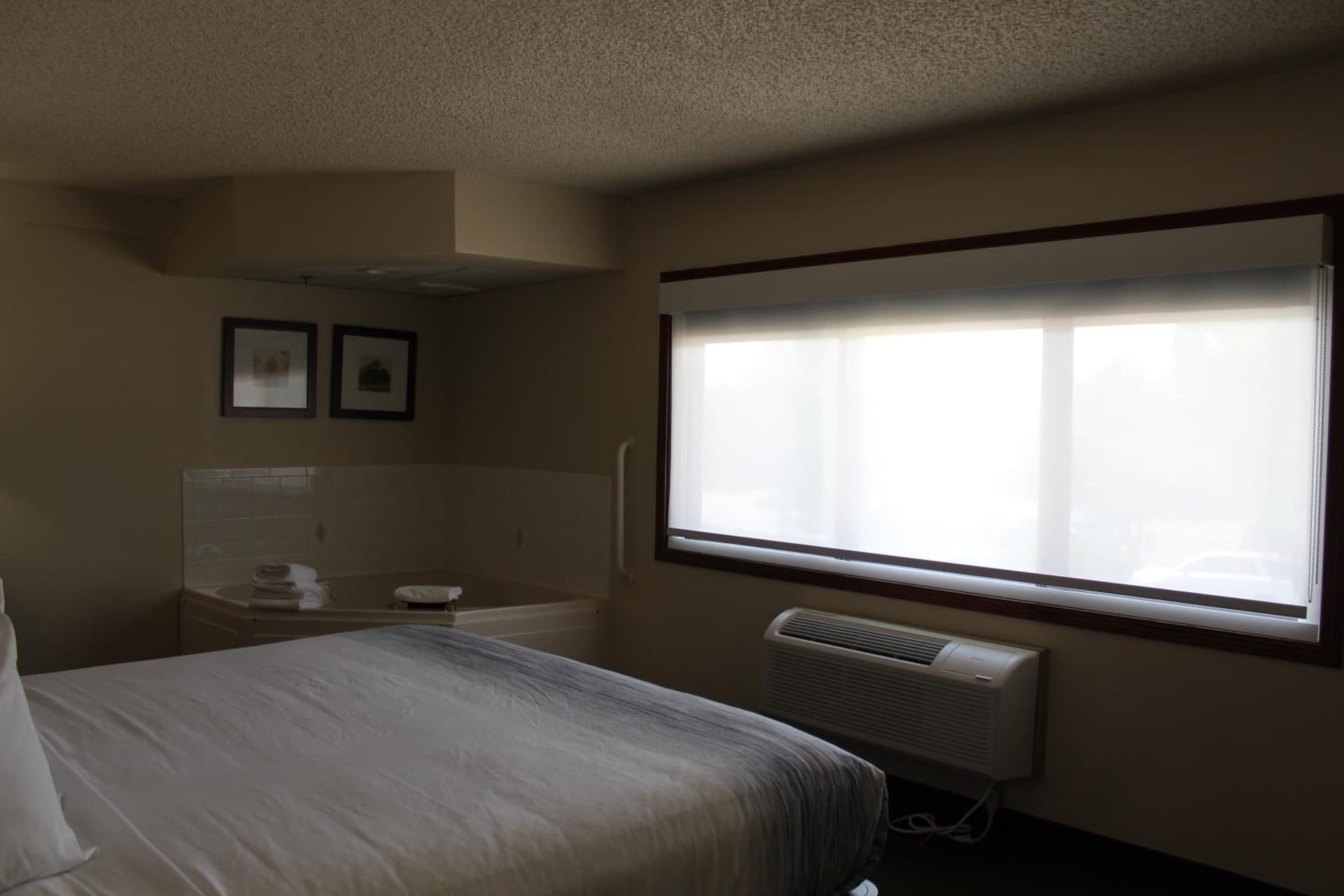 AmericInn by Wyndham Windsor Ft. Collins gallery photo in Fort Collins, CO — image 13