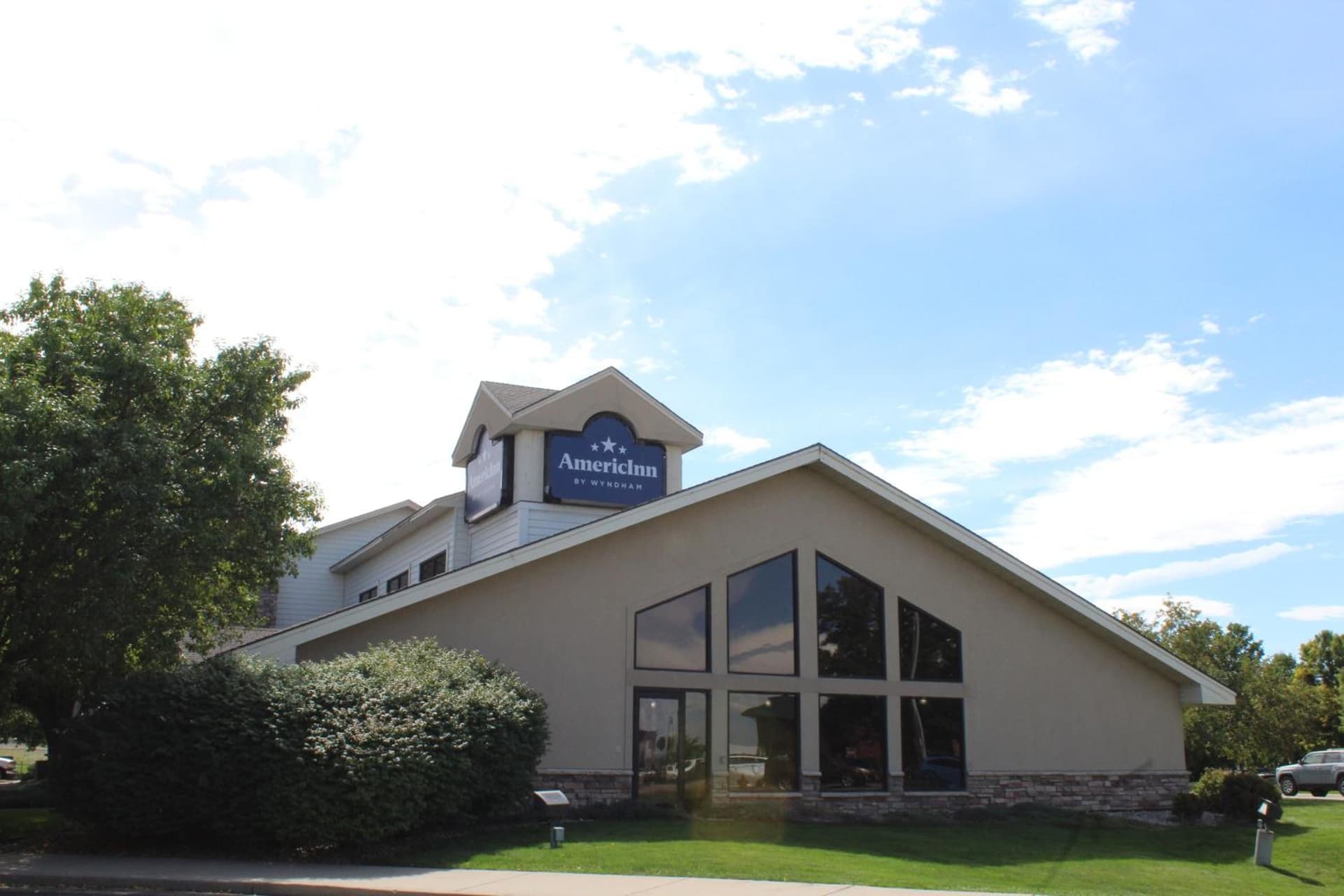 AmericInn by Wyndham Windsor Ft. Collins interior in Fort Collins, CO — gallery photo 2