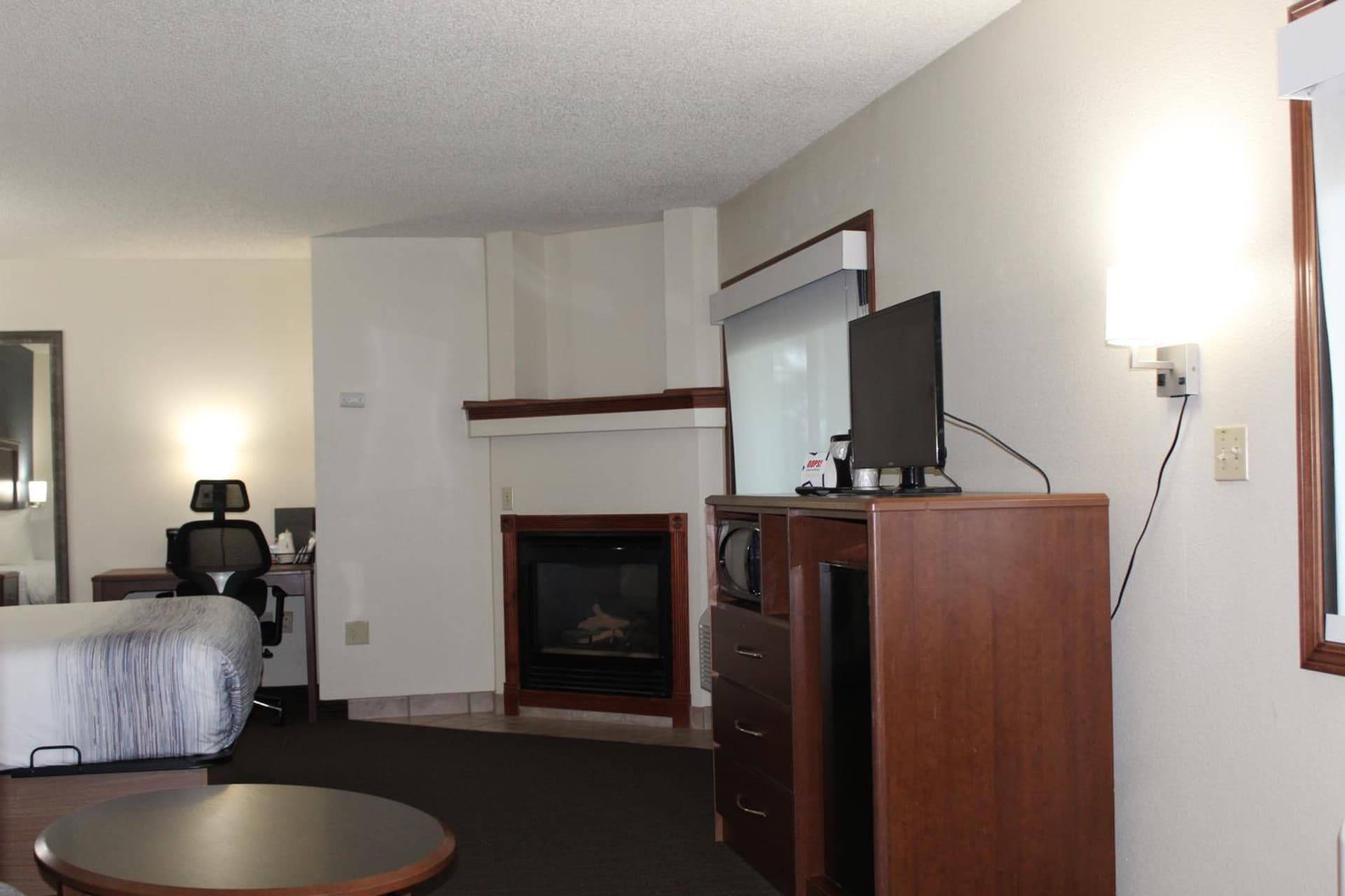 AmericInn by Wyndham Windsor Ft. Collins gallery photo in Fort Collins, CO — image 34