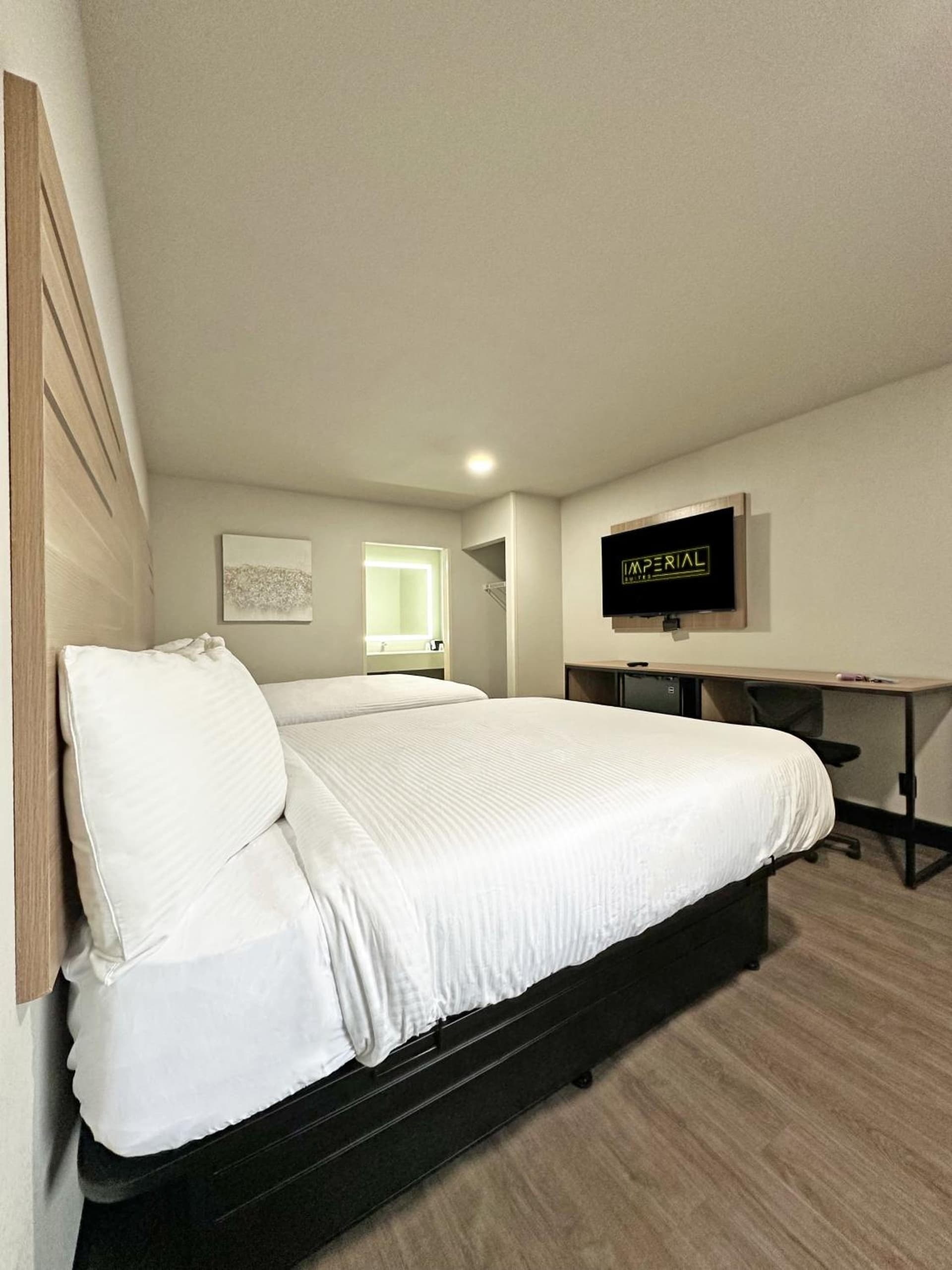 Imperial Suites, Adults Only interior in Jackson, MS — gallery photo 2