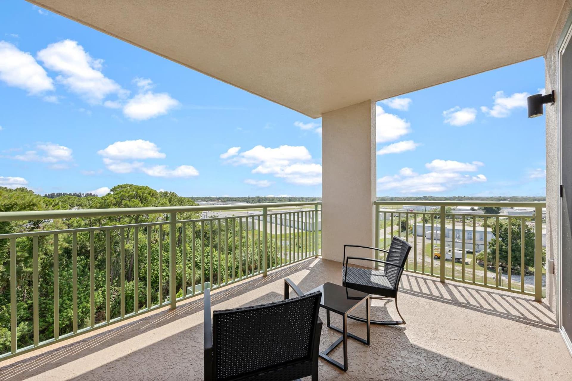 River Fly-In property views in Merritt Island, FL — gallery photo 3