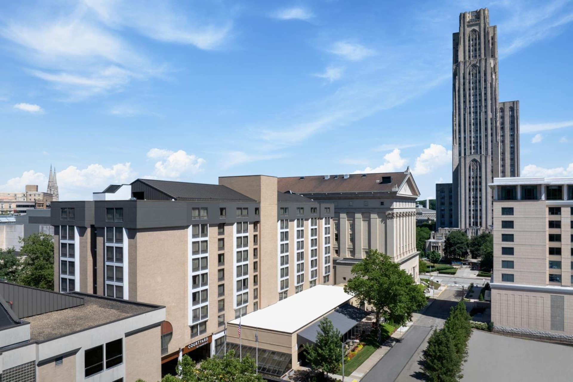 Courtyard by Marriott Pittsburgh University Center interior in Pittsburgh, PA — gallery photo 2
