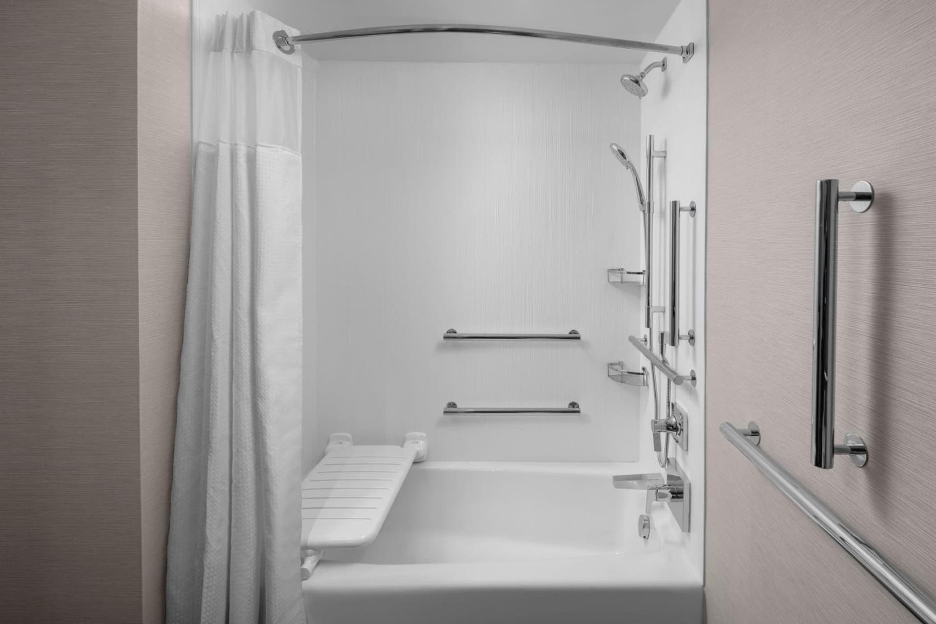 Courtyard by Marriott Pittsburgh University Center gallery photo in Pittsburgh, PA — image 40