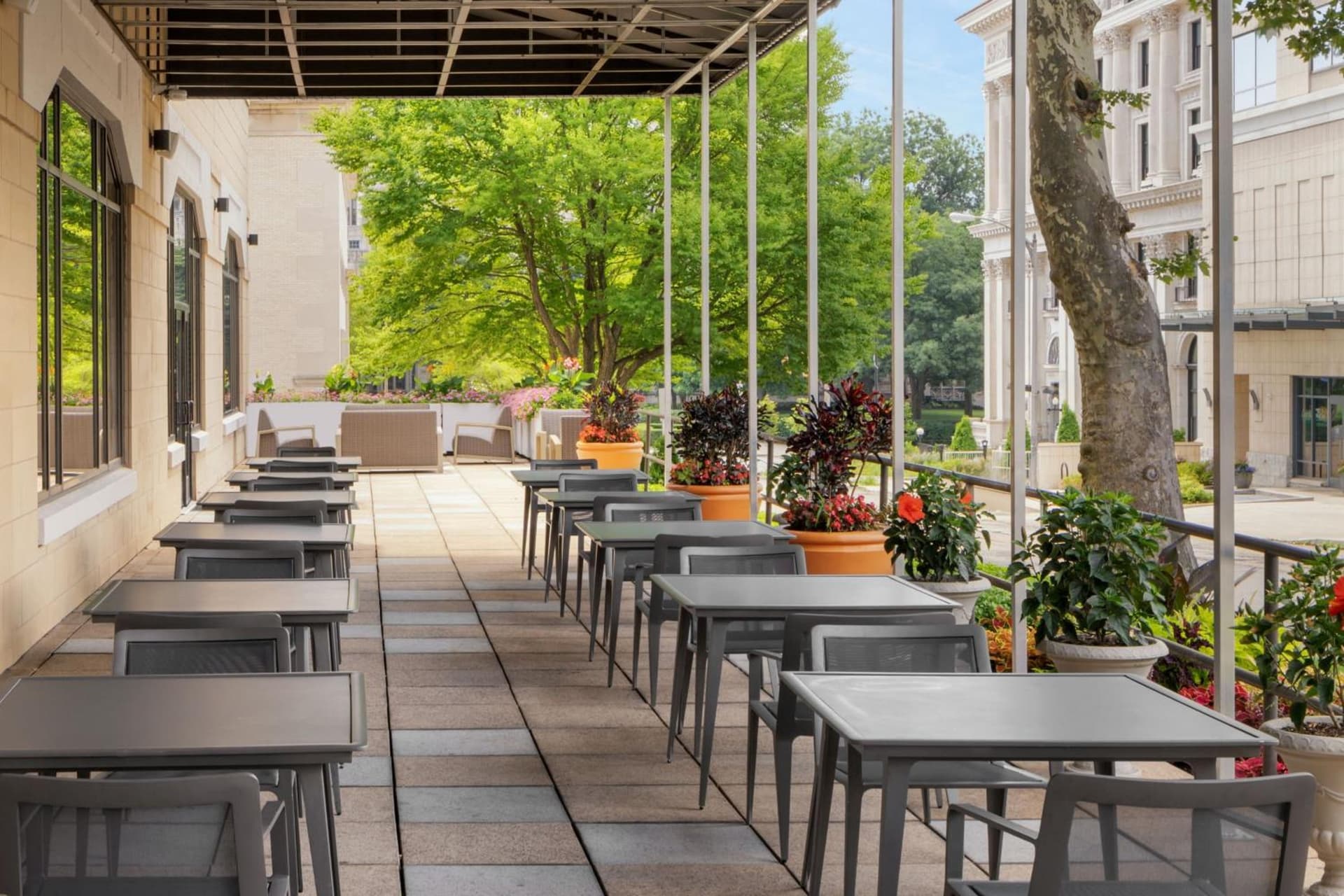 Courtyard by Marriott Pittsburgh University Center gallery photo in Pittsburgh, PA — image 6