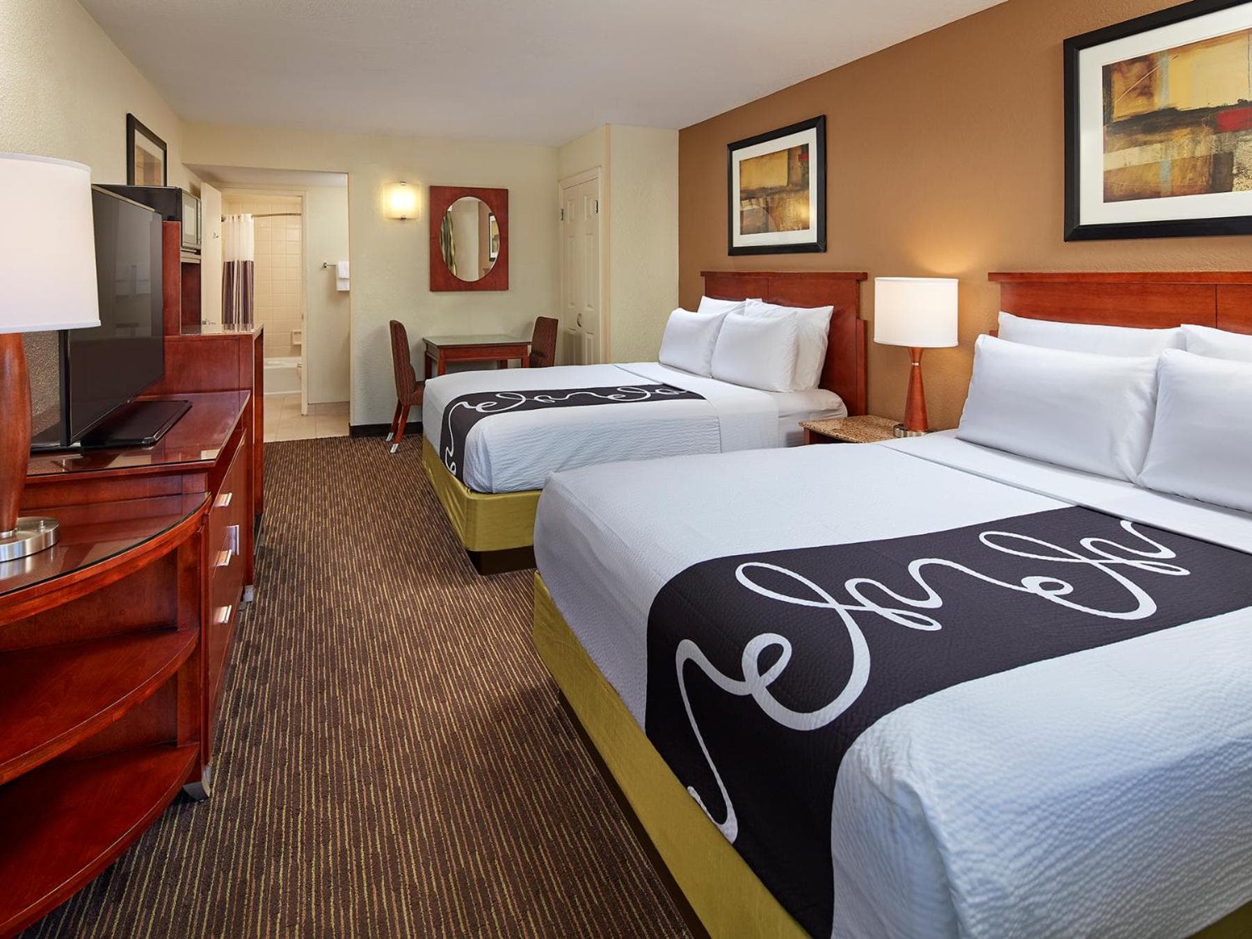 Mission View Inn & Suites San Diego Sea World - Zoo property views in San Diego, CA — gallery photo 3