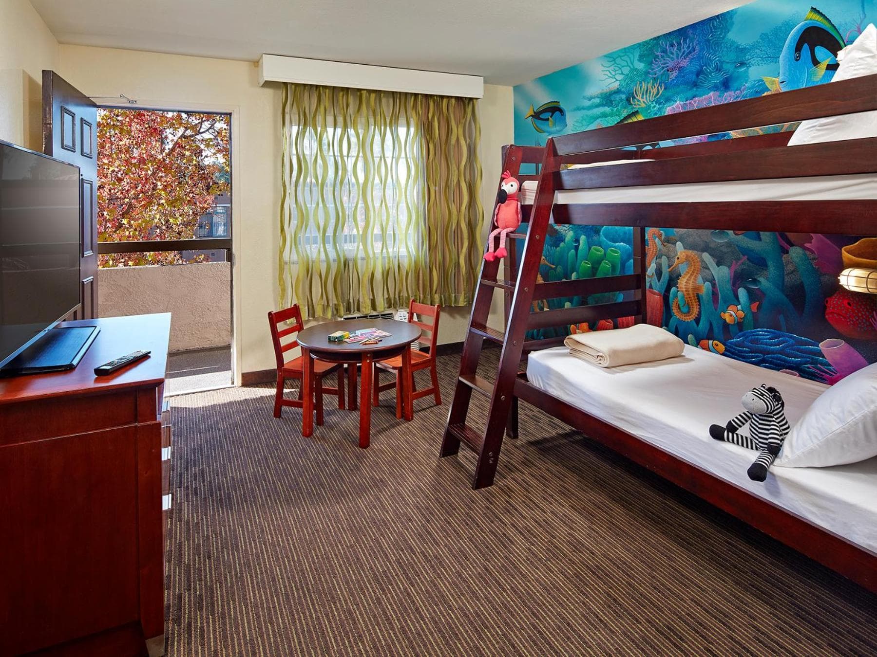 Mission View Inn & Suites San Diego Sea World - Zoo interior in San Diego, CA — gallery photo 2