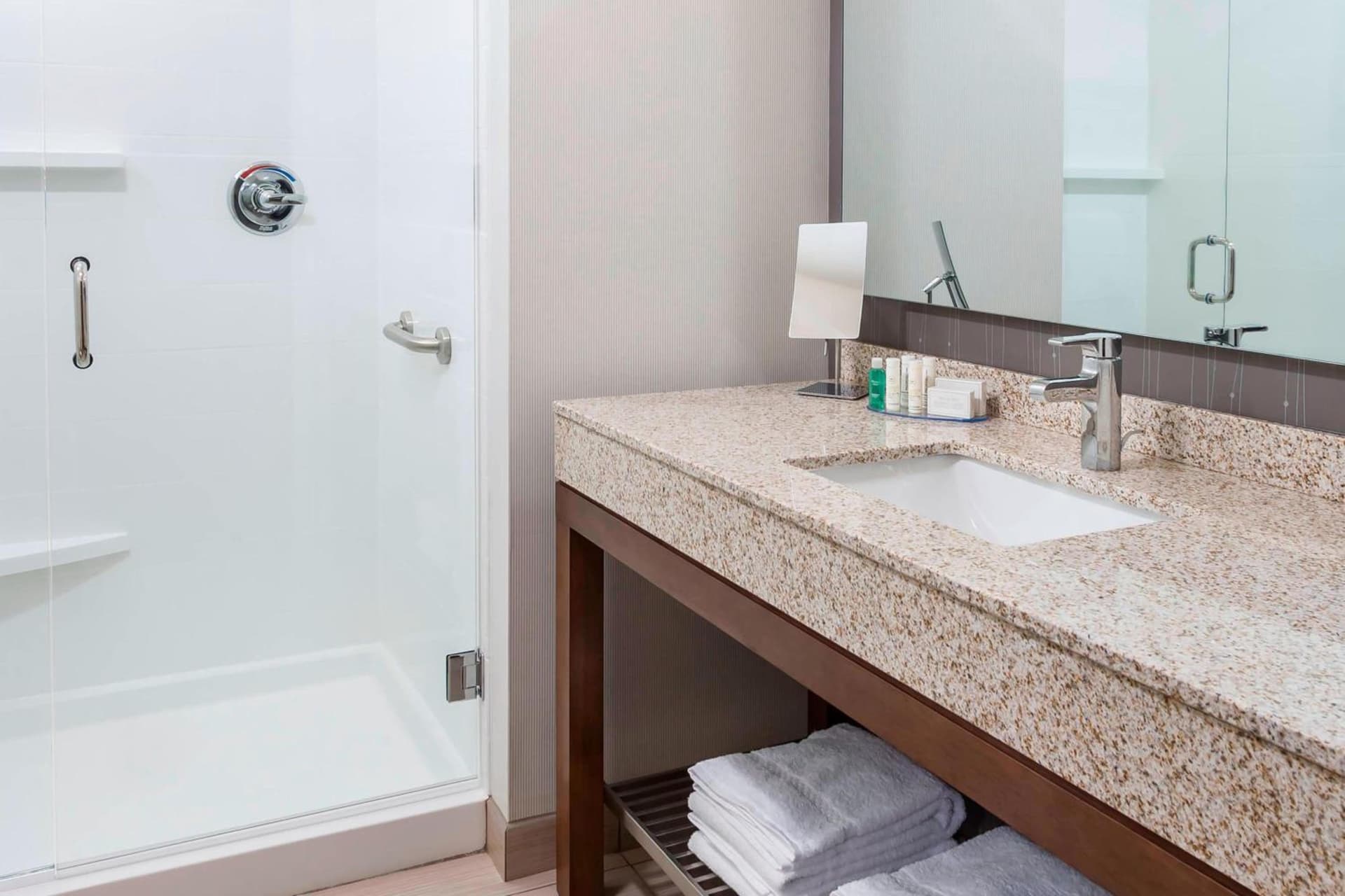 Courtyard by Marriott Stafford Quantico gallery photo in Triangle, VA — image 10