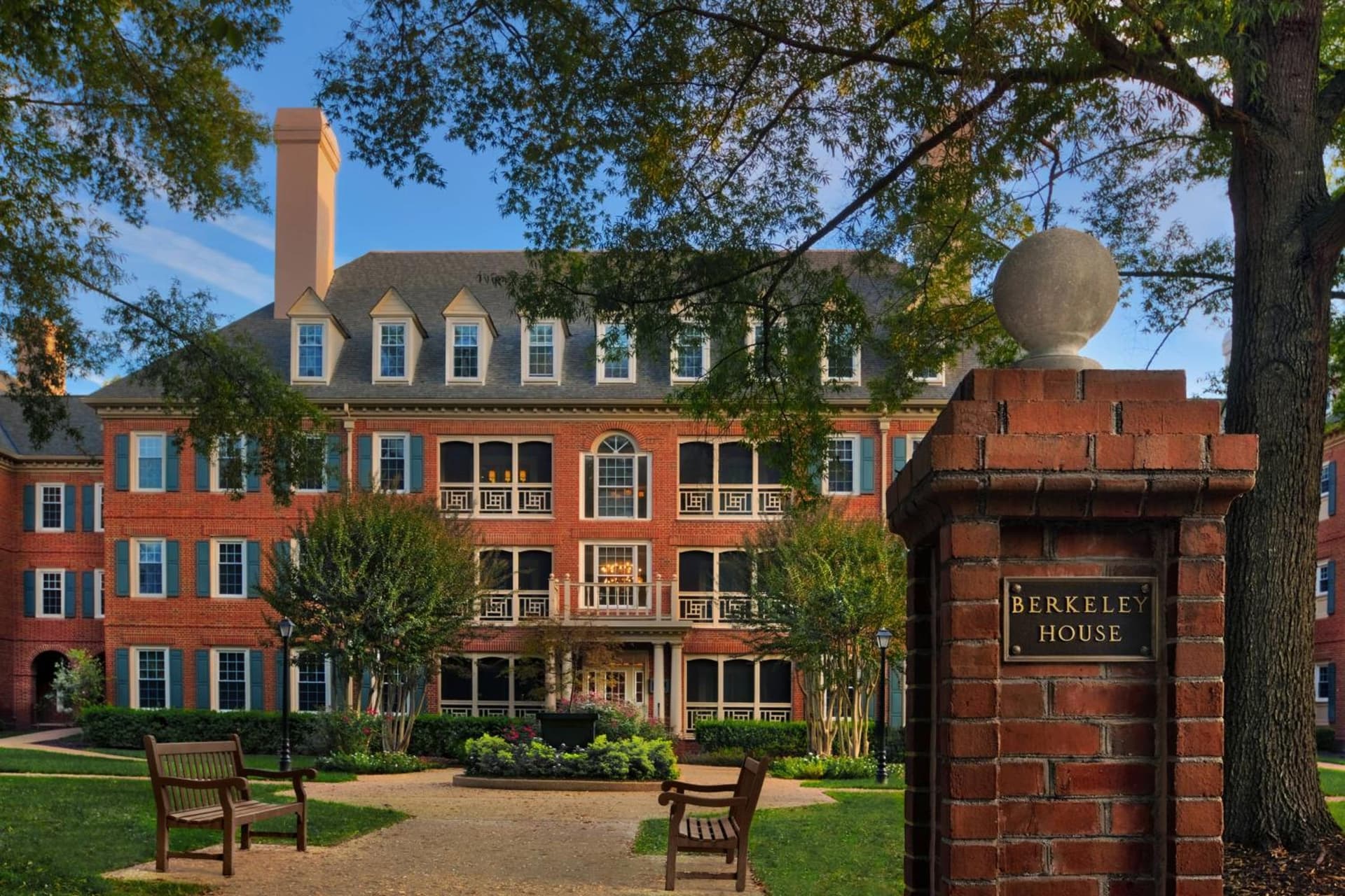 Marriott's Manor Club at Ford's Colony interior in Williamsburg, VA — gallery photo 2