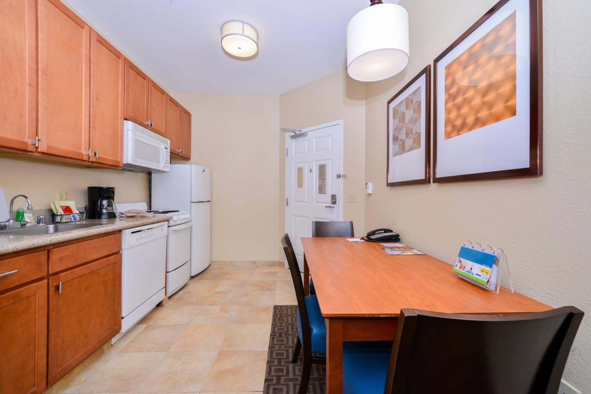 TownePlace Suites by Marriott Thousand Oaks Ventura County gallery photo in Thousand Oaks, CA — image 9