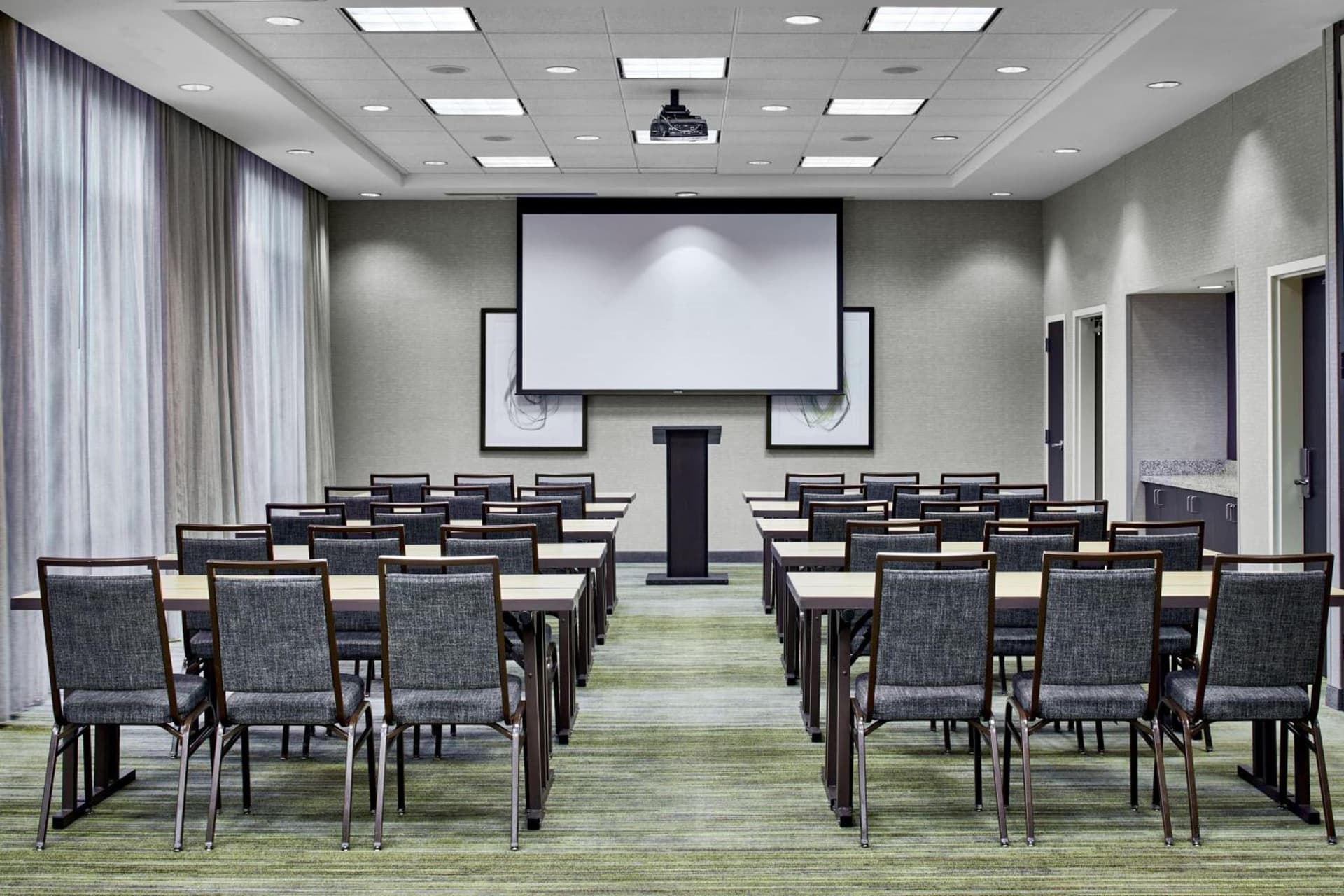 Courtyard by Marriott Atlanta Lithia Springs interior in Lithia Springs, GA — gallery photo 2
