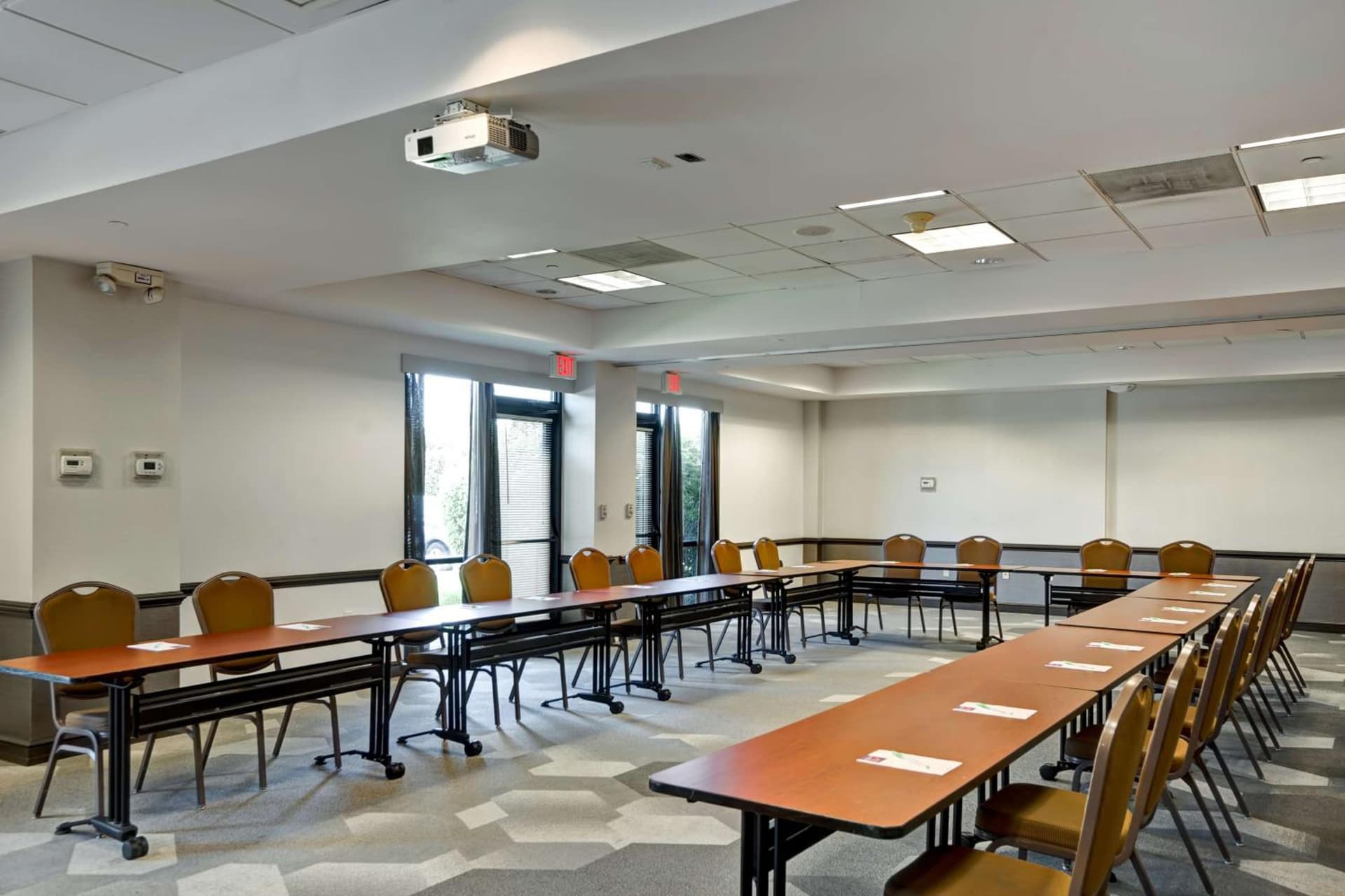 Hyatt Place Baltimore/BWI Airport interior in Linthicum Heights, MD — gallery photo 2