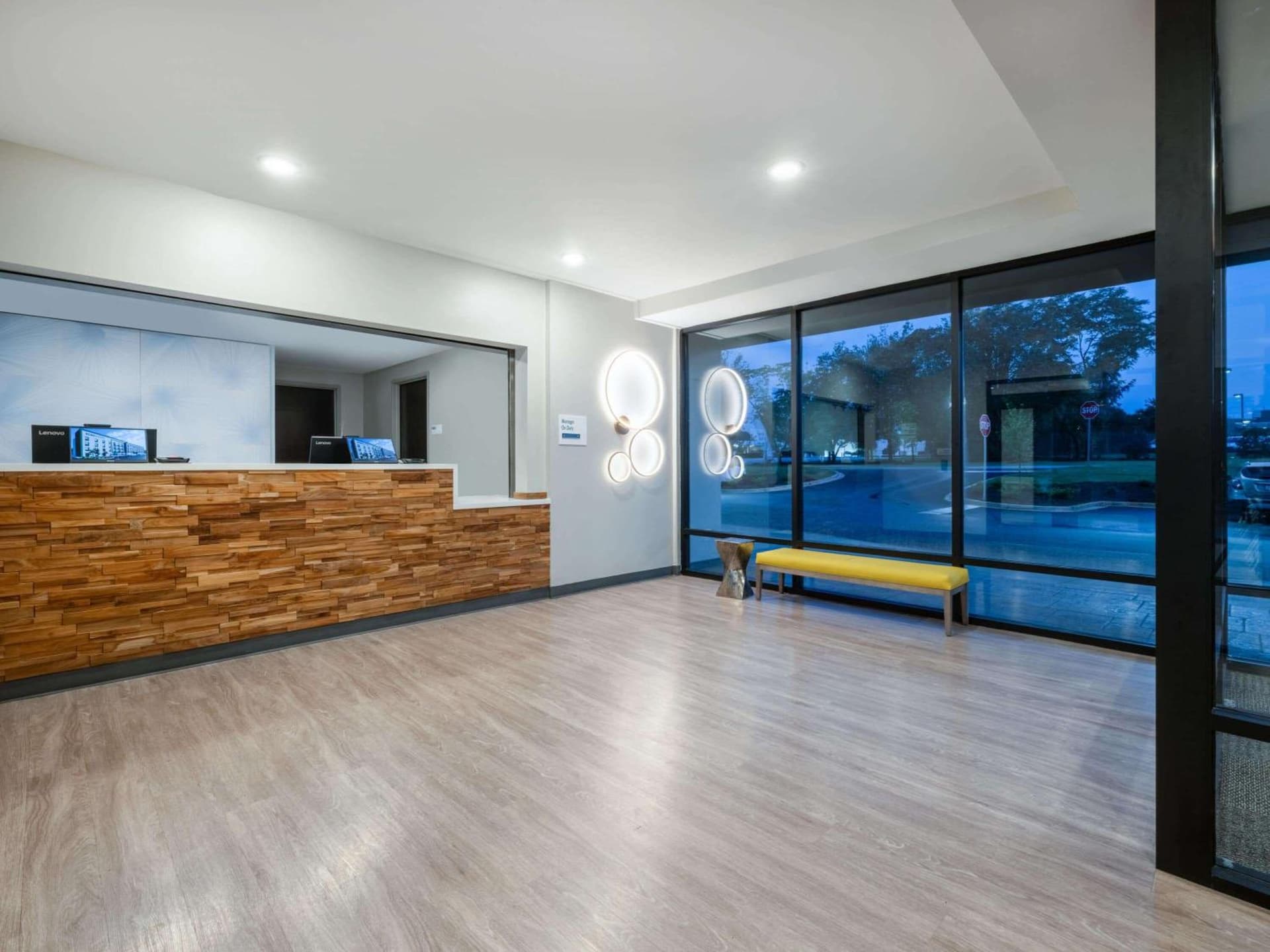 ECHO Suites Extended Stay by Wyndham Spartanburg gallery photo in Spartanburg, SC — image 13