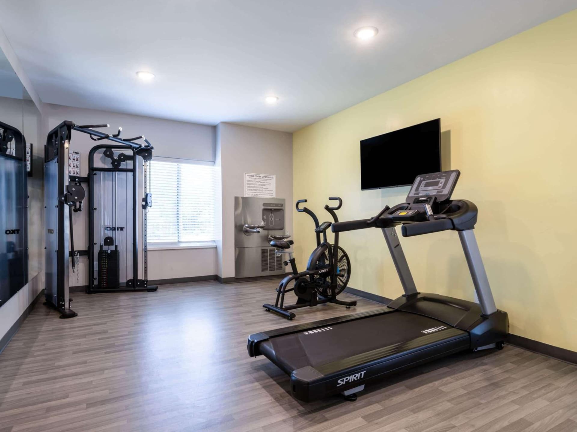 ECHO Suites Extended Stay by Wyndham Spartanburg gallery photo in Spartanburg, SC — image 11