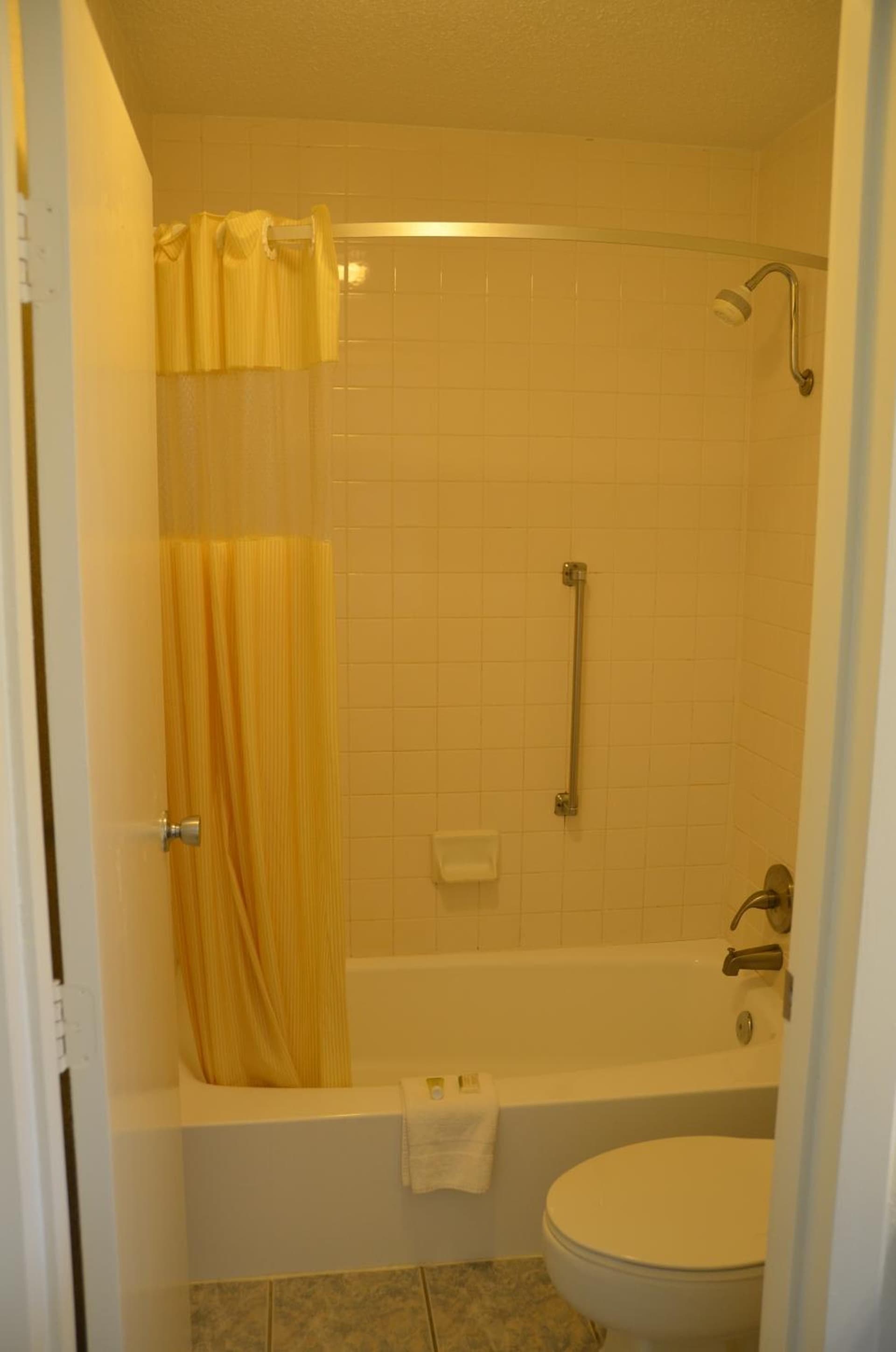 Days Inn by Wyndham Luray Shenandoah gallery photo in Luray, VA — image 13