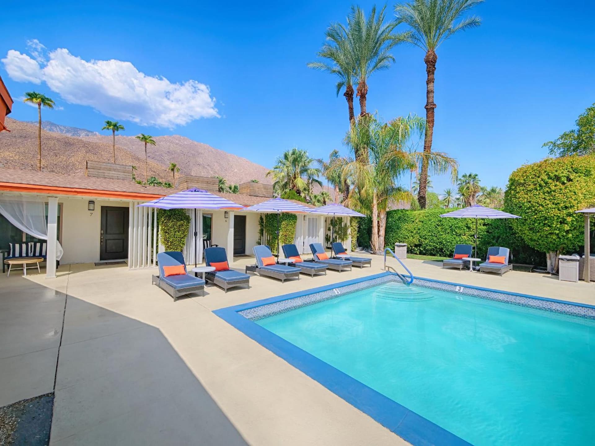 Little Paradise Hotel interior in Palm Springs, CA — gallery photo 2