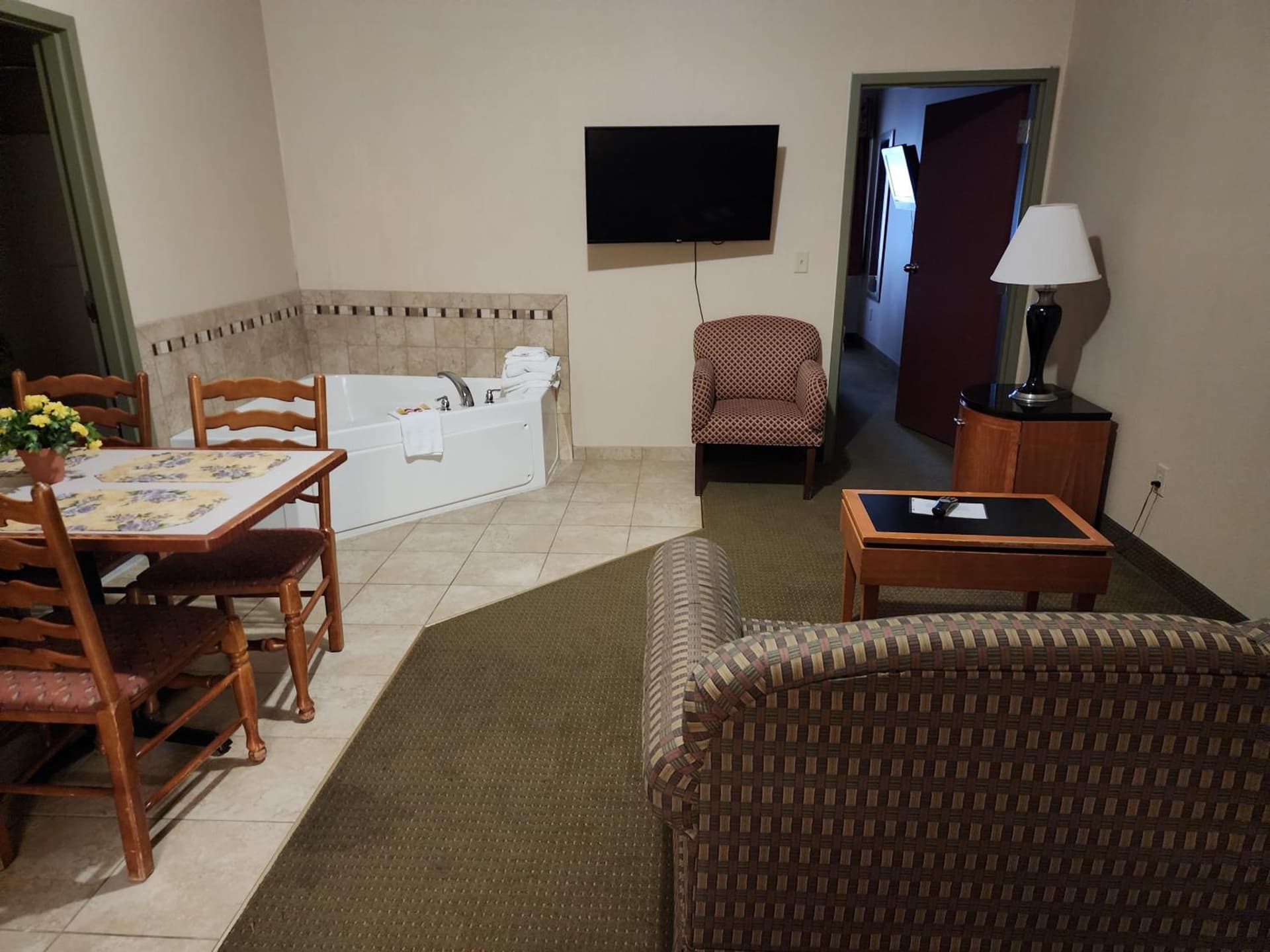Days Inn by Wyndham Luray Shenandoah gallery photo in Luray, VA — image 37
