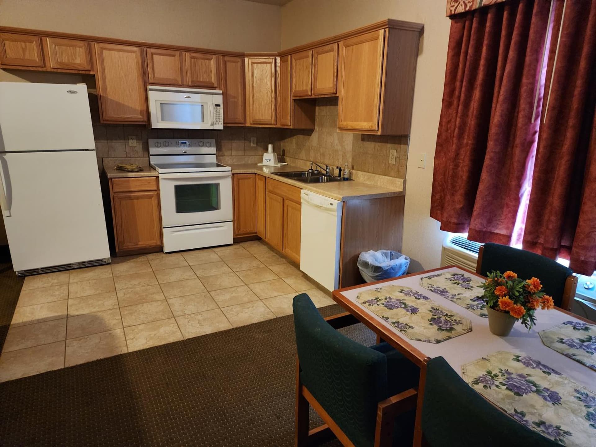 Days Inn by Wyndham Luray Shenandoah gallery photo in Luray, VA — image 27
