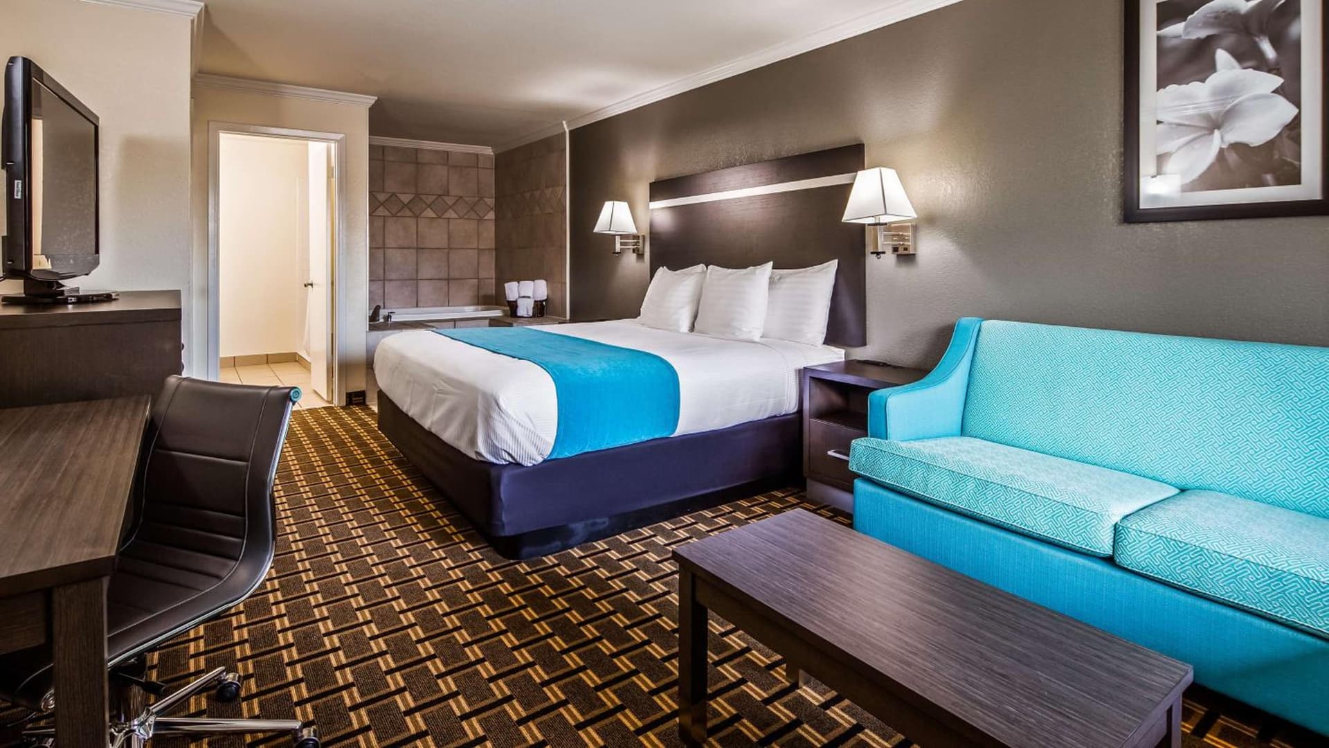 Best Western Garden Inn interior in San Antonio, TX — gallery photo 2