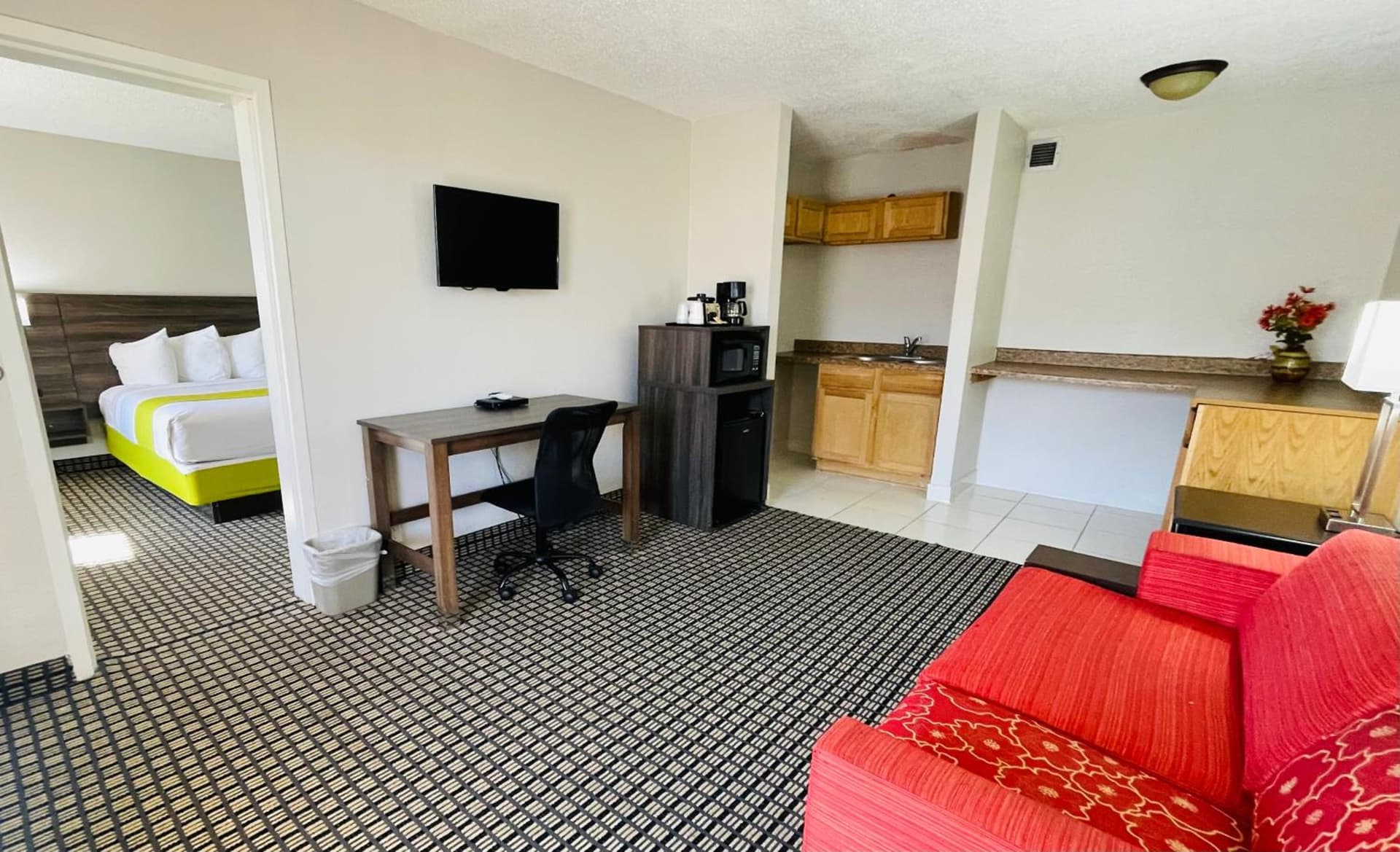 SureStay by Best Western Irving Grapevine DFW North property views in Irving, TX — gallery photo 3