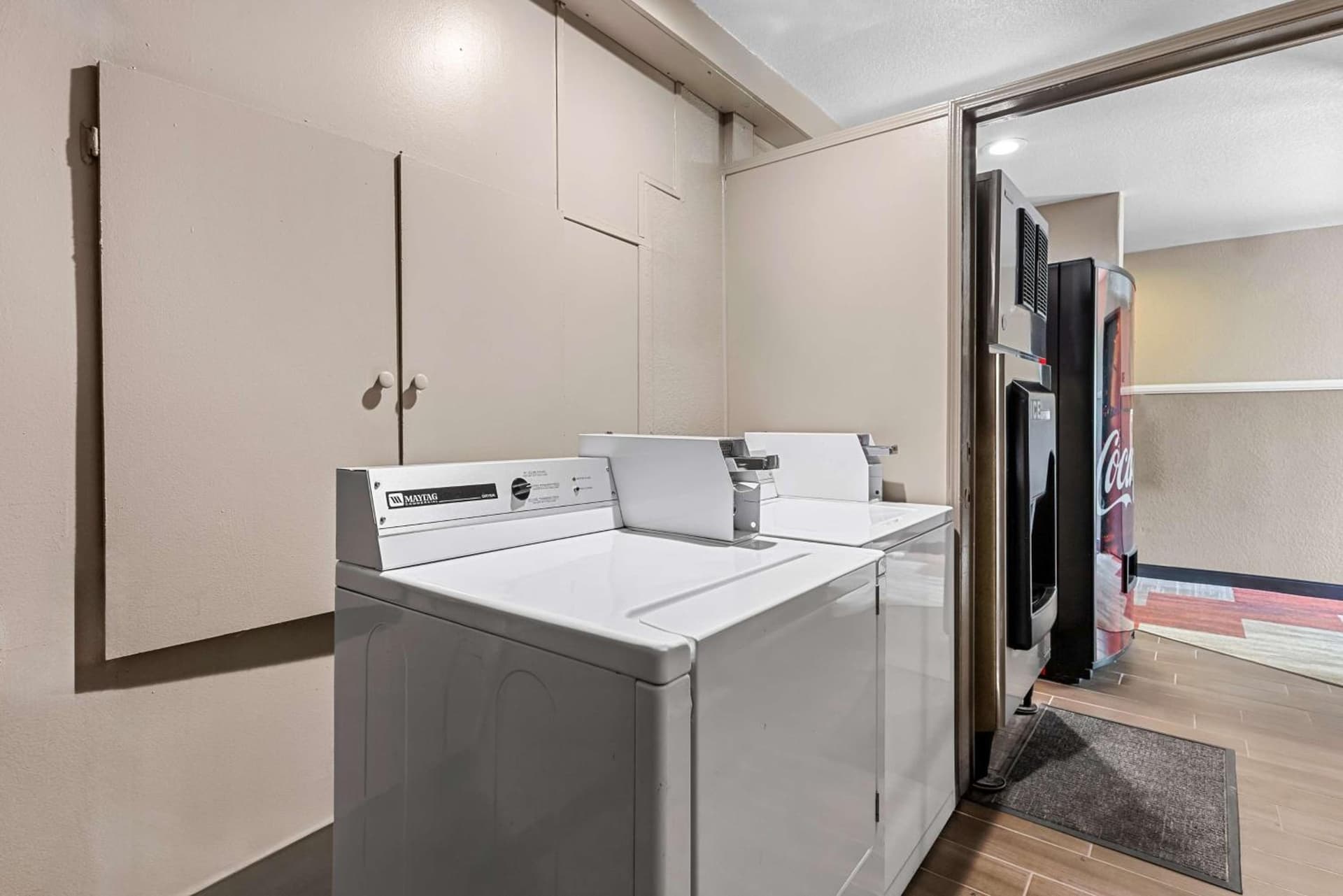 Best Western Apache Junction Inn interior in Apache Junction, AZ — gallery photo 2