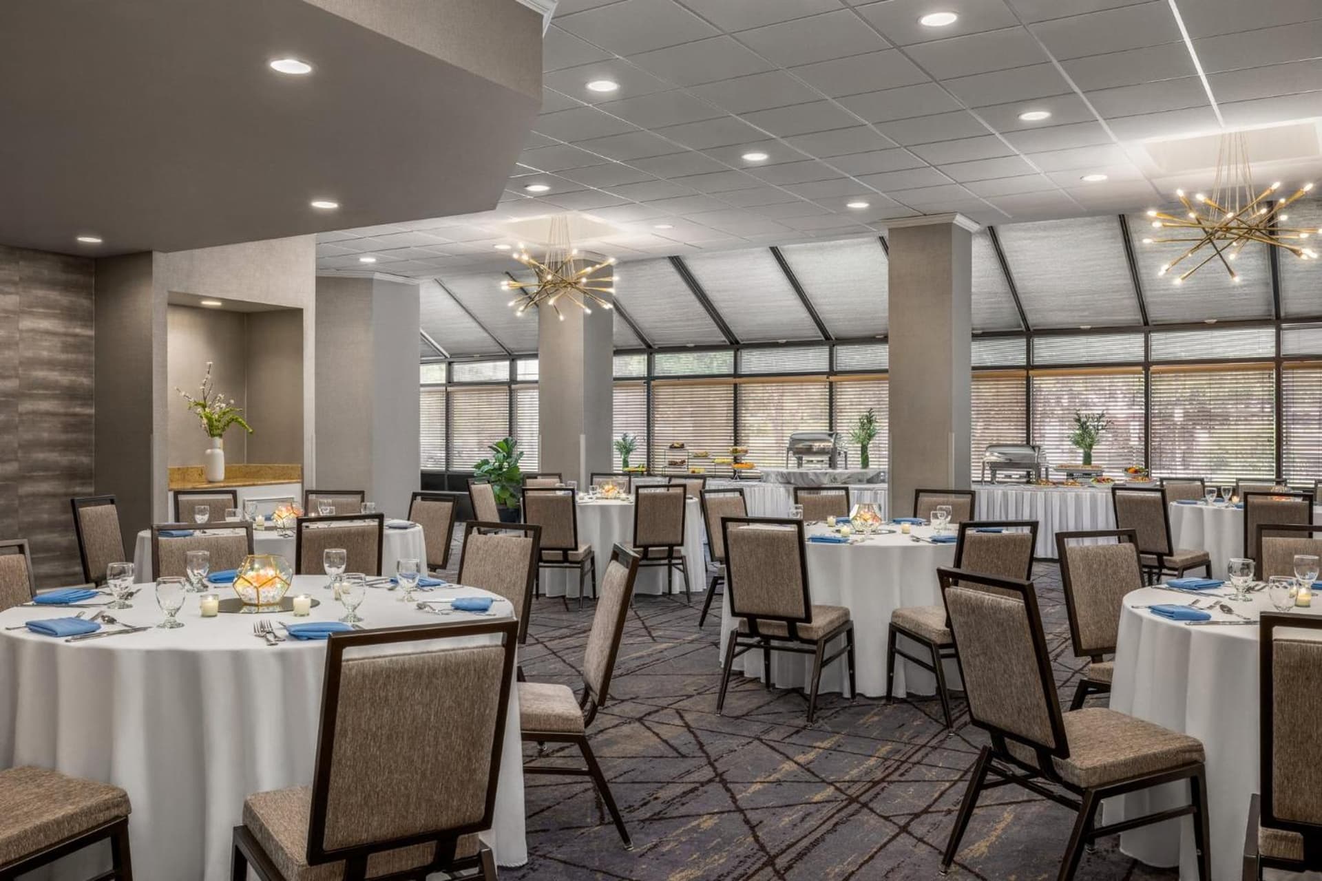 Crowne Plaza Edison by IHG gallery photo in Edison — image 14