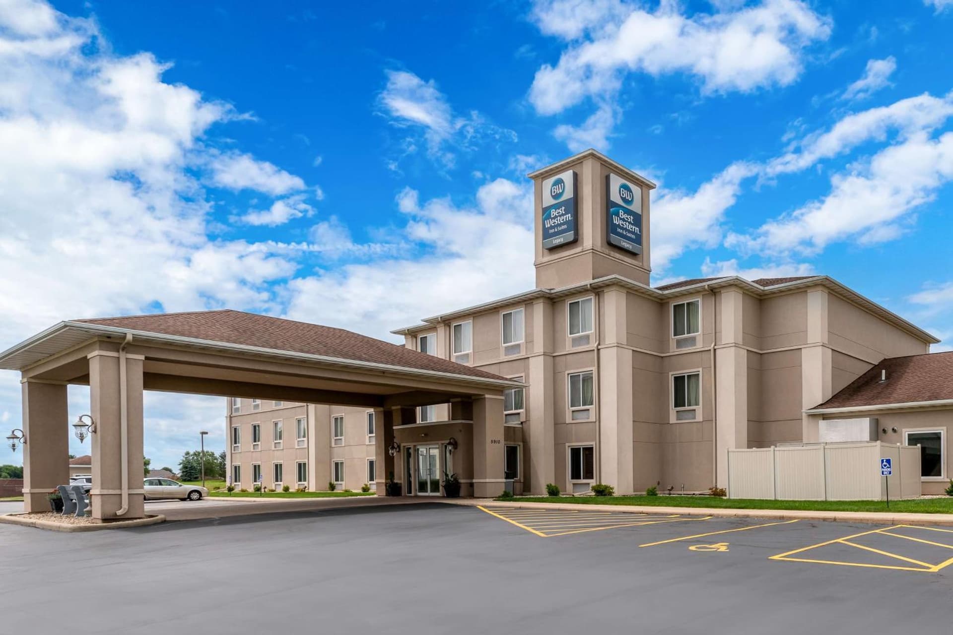 Best Western Legacy Inn & Suites Beloit/South Beloit featured exterior or lobby in South Beloit, IL — similar hotel