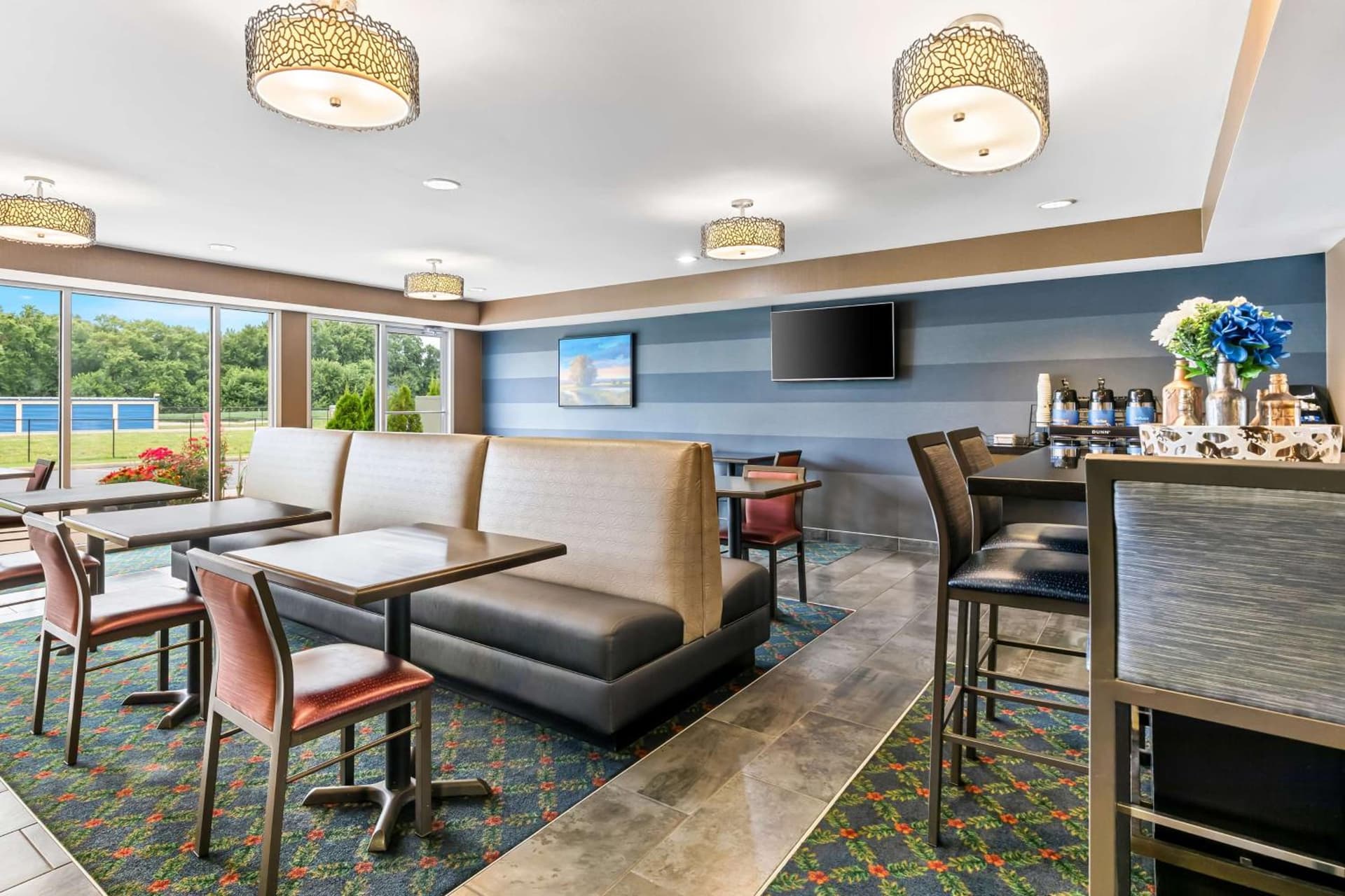 Best Western Legacy Inn & Suites Beloit/South Beloit gallery photo in South Beloit, IL — image 22