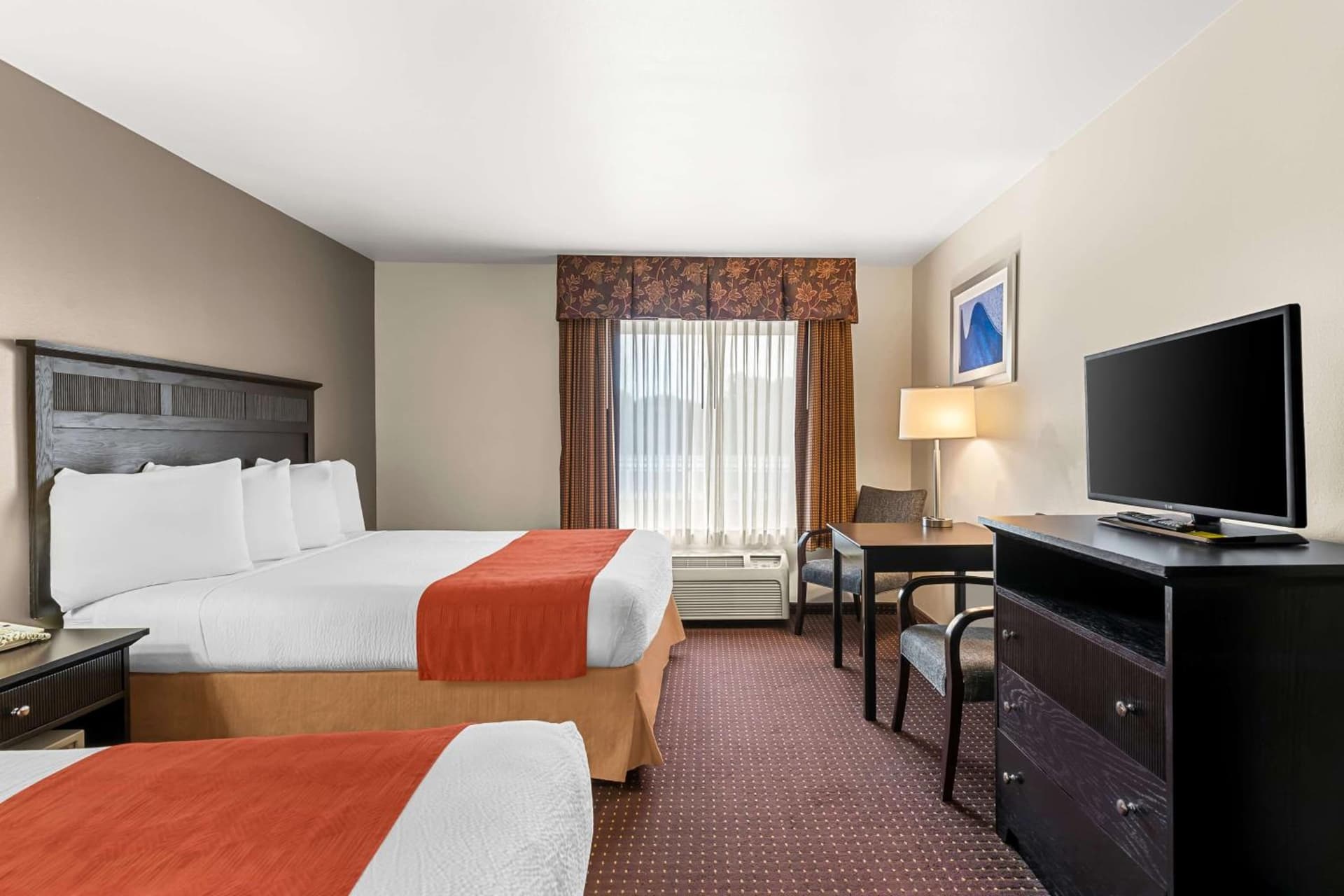 Best Western Legacy Inn & Suites Beloit/South Beloit property views in South Beloit, IL — gallery photo 3