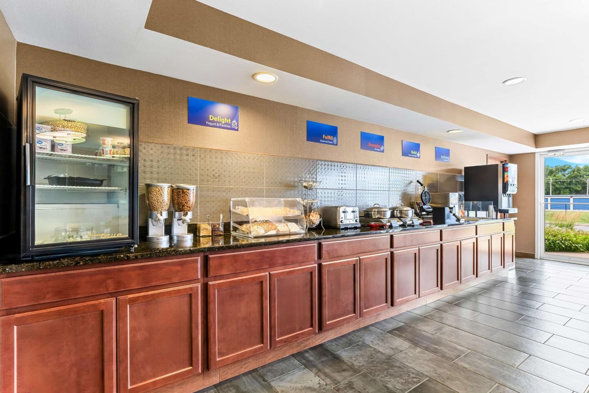 Best Western Legacy Inn & Suites Beloit/South Beloit gallery photo in South Beloit, IL — image 21