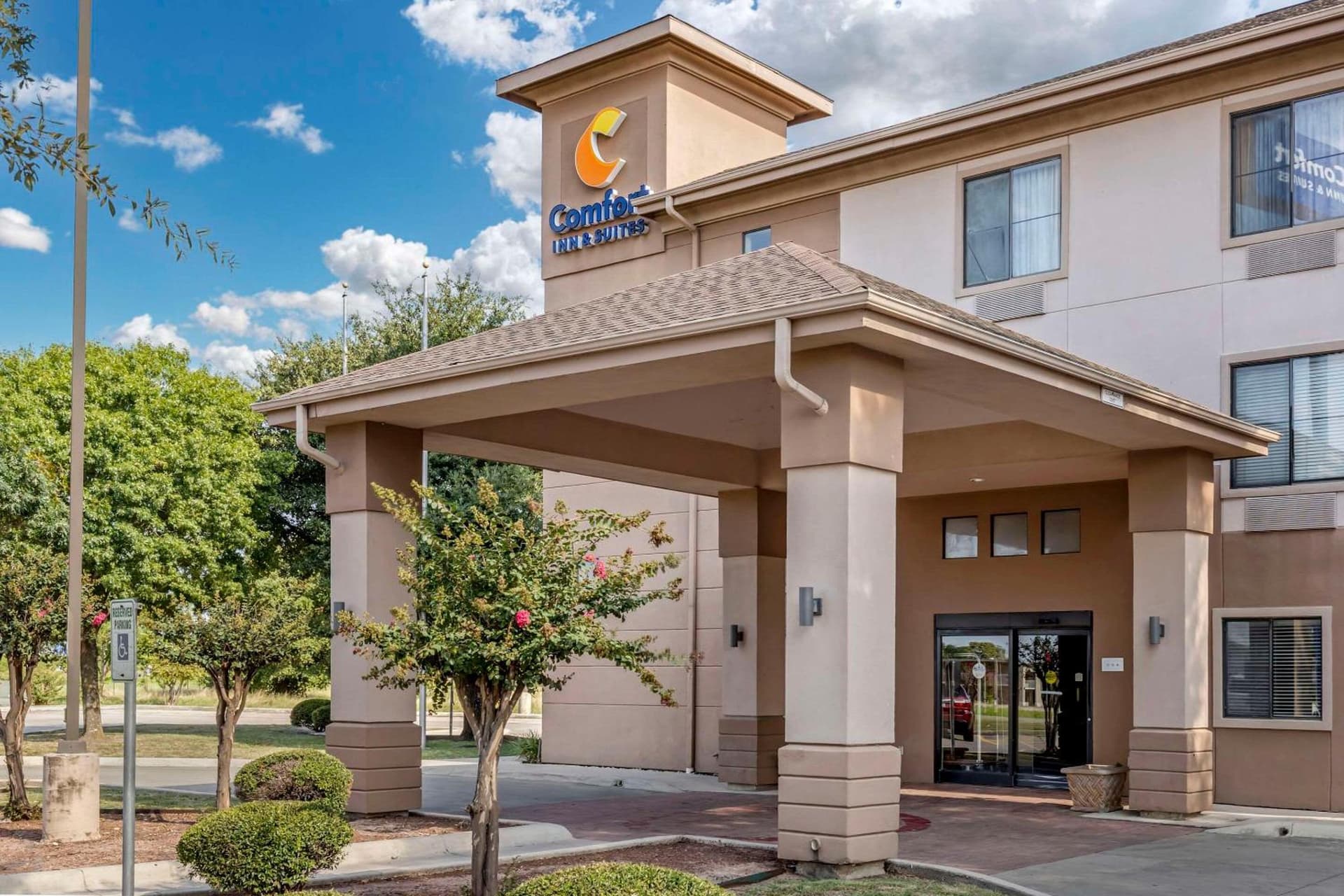 Comfort Inn & Suites Seguin featured exterior or lobby in Seguin, TX — similar hotel