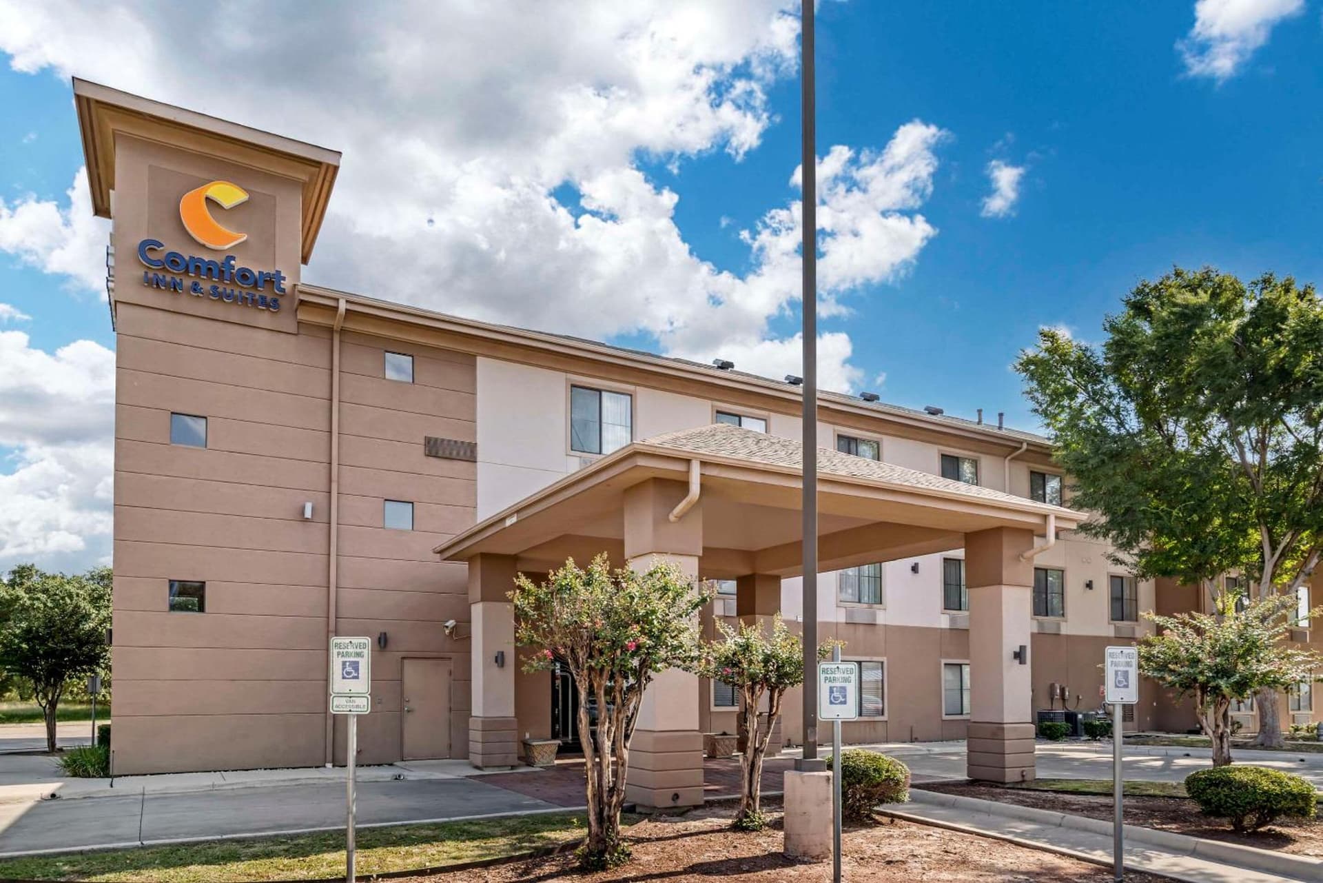Comfort Inn & Suites Seguin property views in Seguin, TX — gallery photo 3