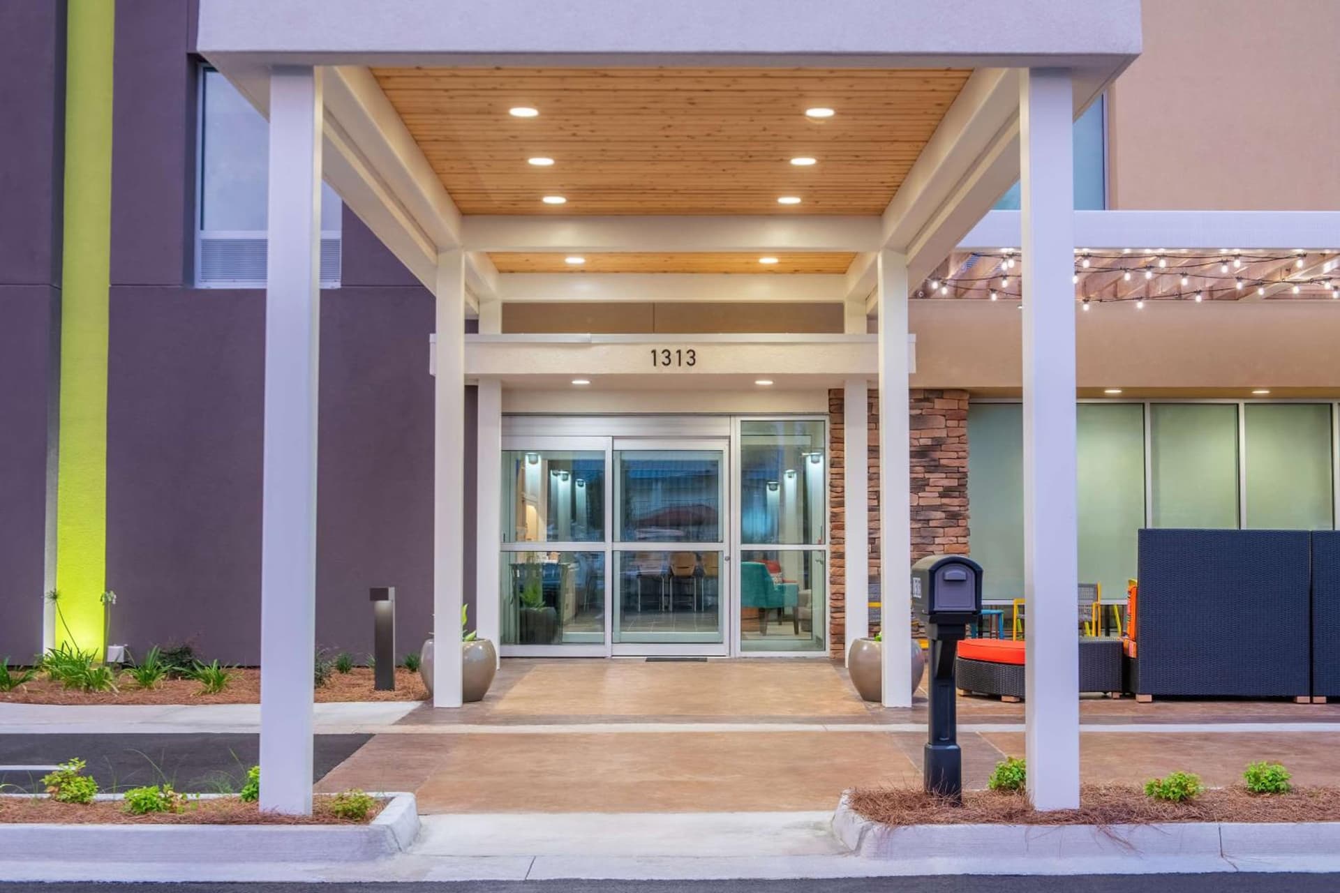 Home2 Suites By Hilton Kingsland interior in Kingsland, GA — gallery photo 2