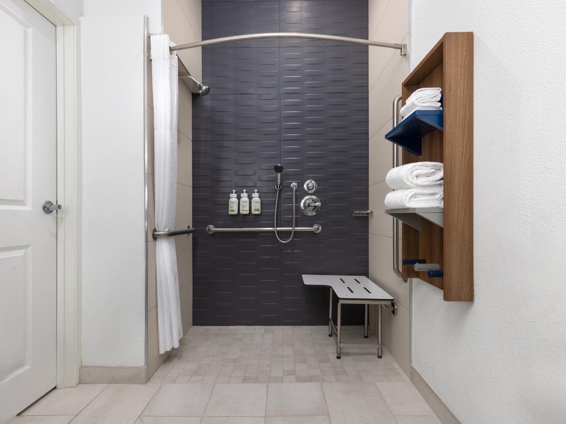 Microtel Inn & Suites by Wyndham Tracy gallery photo in Tracy, CA — image 4
