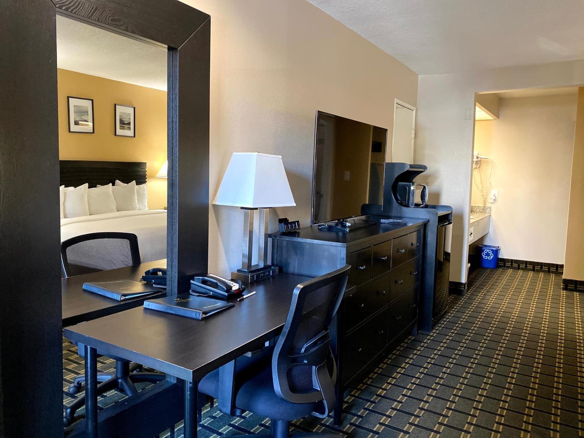 Stanford Inn & Suites Anaheim gallery photo in Anaheim, CA — image 11