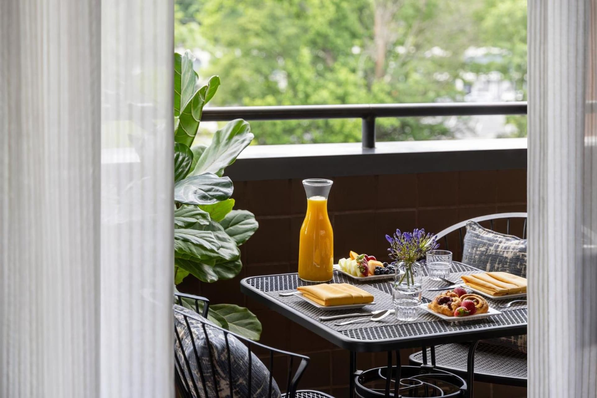 Crowne Plaza Edison by IHG gallery photo in Edison — image 34