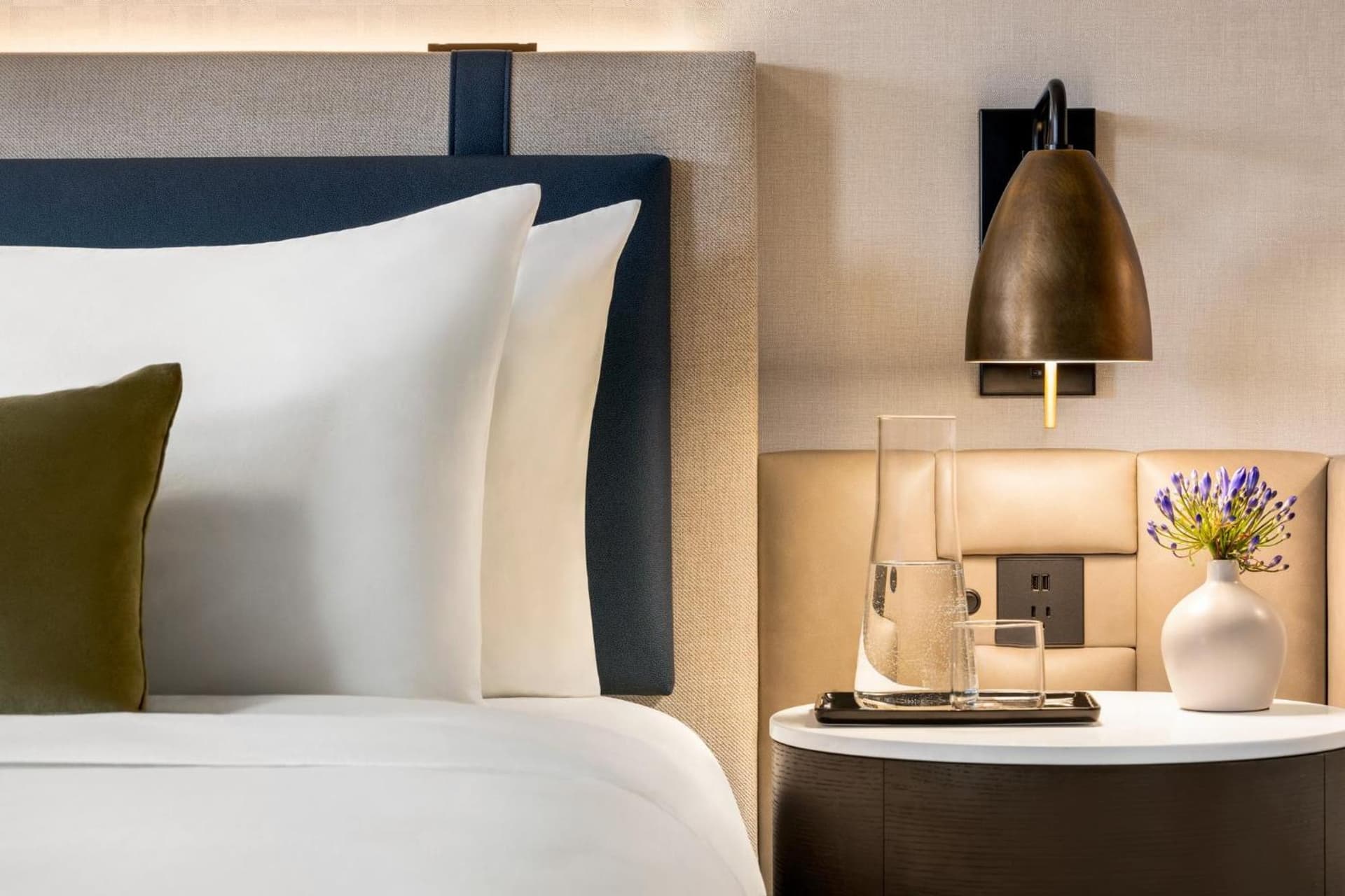 Crowne Plaza Edison by IHG interior in Edison — gallery photo 2