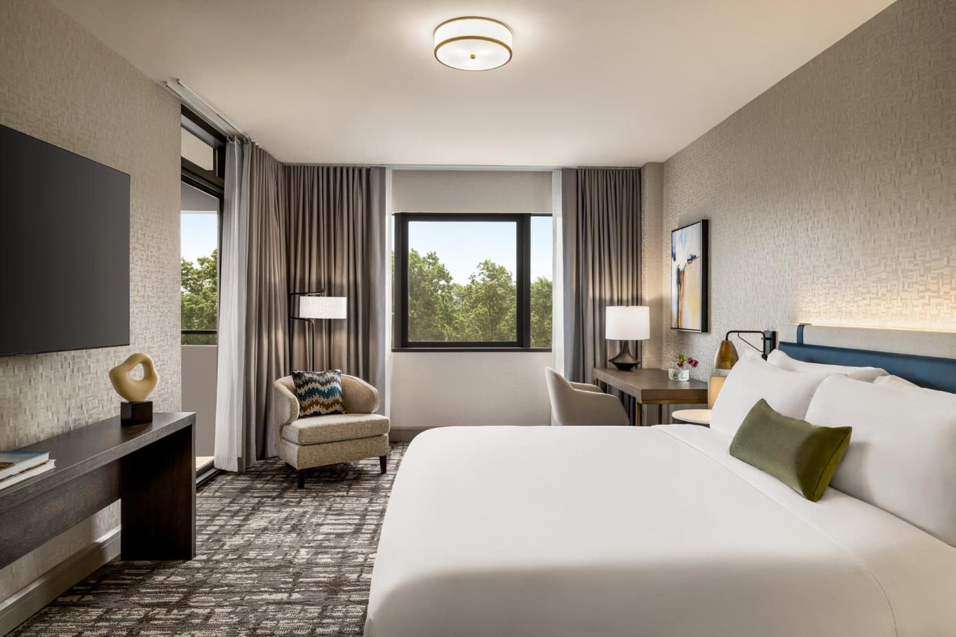 Crowne Plaza Edison by IHG gallery photo in Edison — image 32